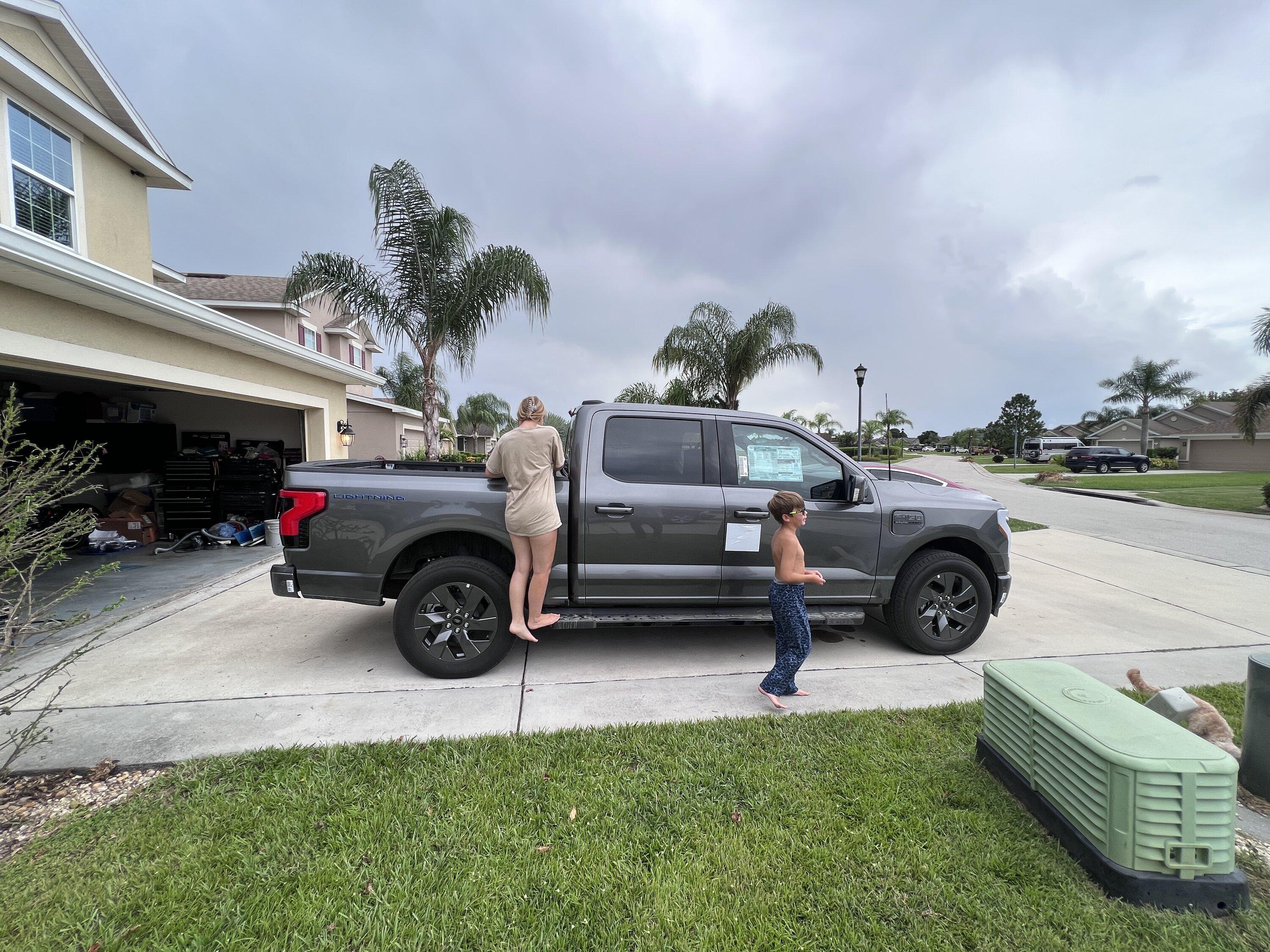 Ford F-150 Lightning ✅ 6/6 Lightning Build Week Group 73DF6477-7A09-41F5-B0C3-EB810DE05482