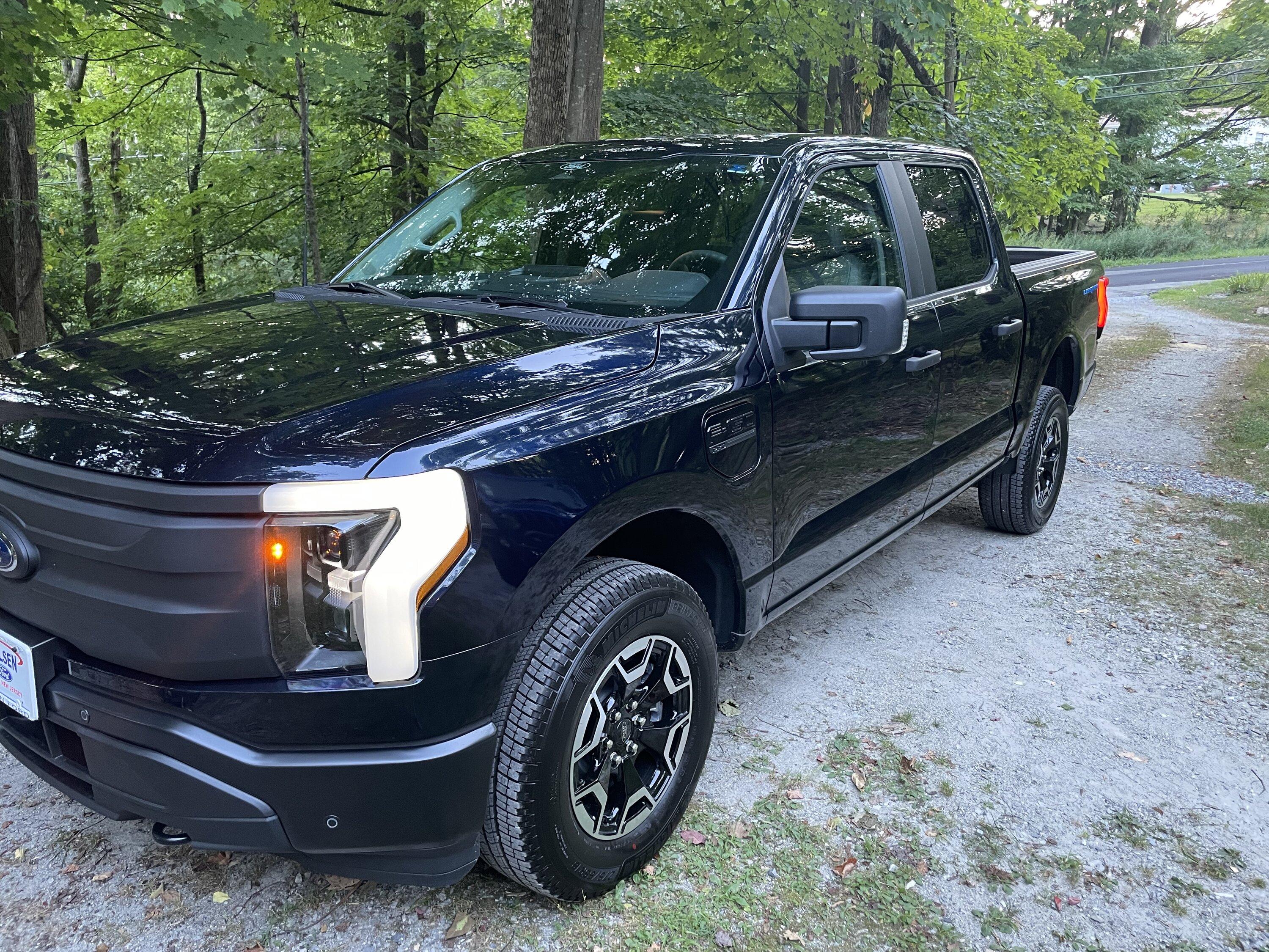 Ford F-150 Lightning ✅ 7/11/22 Lightning Build Week Group 75E51F69-9D63-4045-94A4-FB09CBCB4048