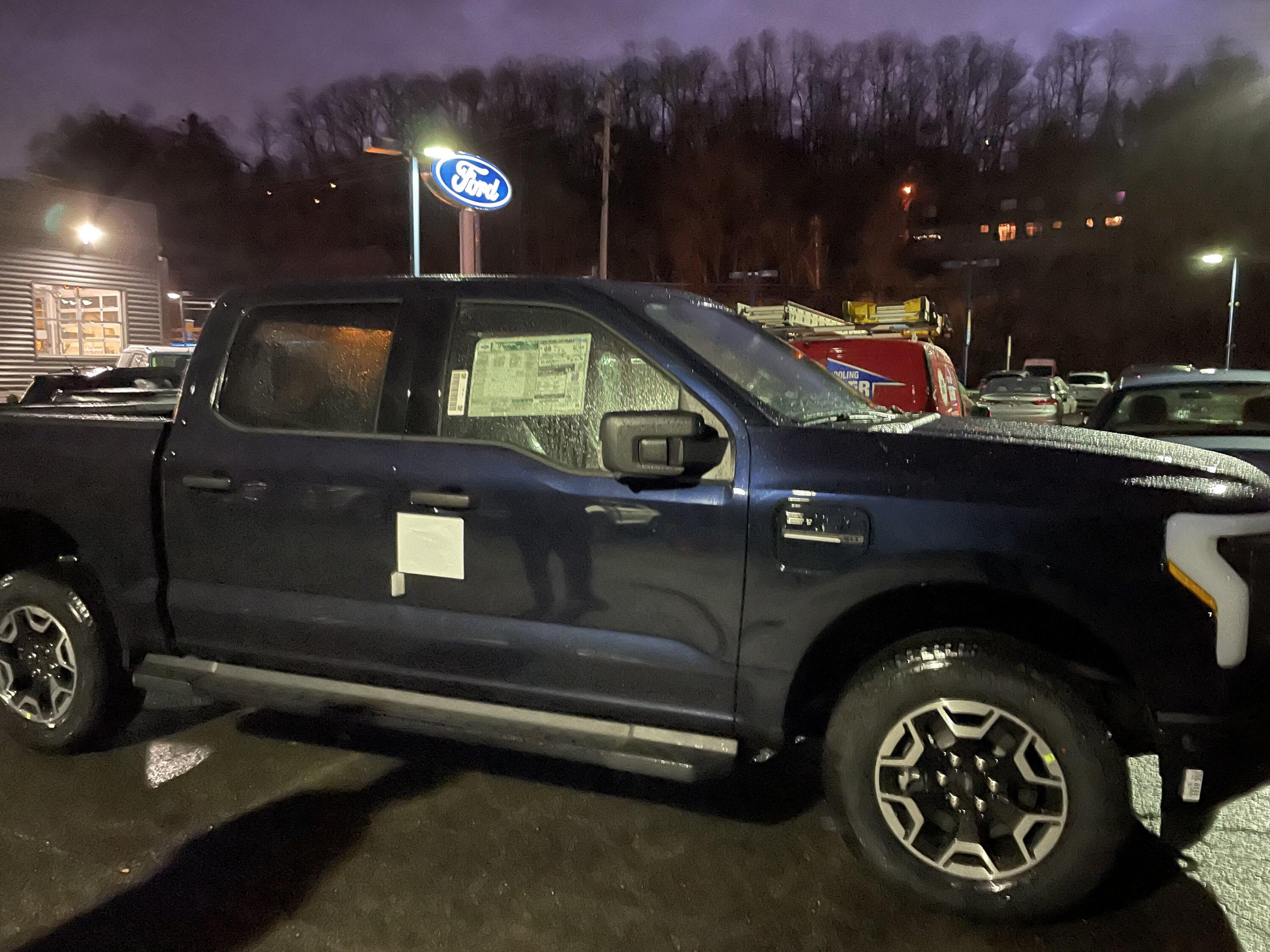 Ford F-150 Lightning ✅ 12/19 Lightning Build Week Group (MY2023) 80079140-331D-4685-B18D-B44E786C2936