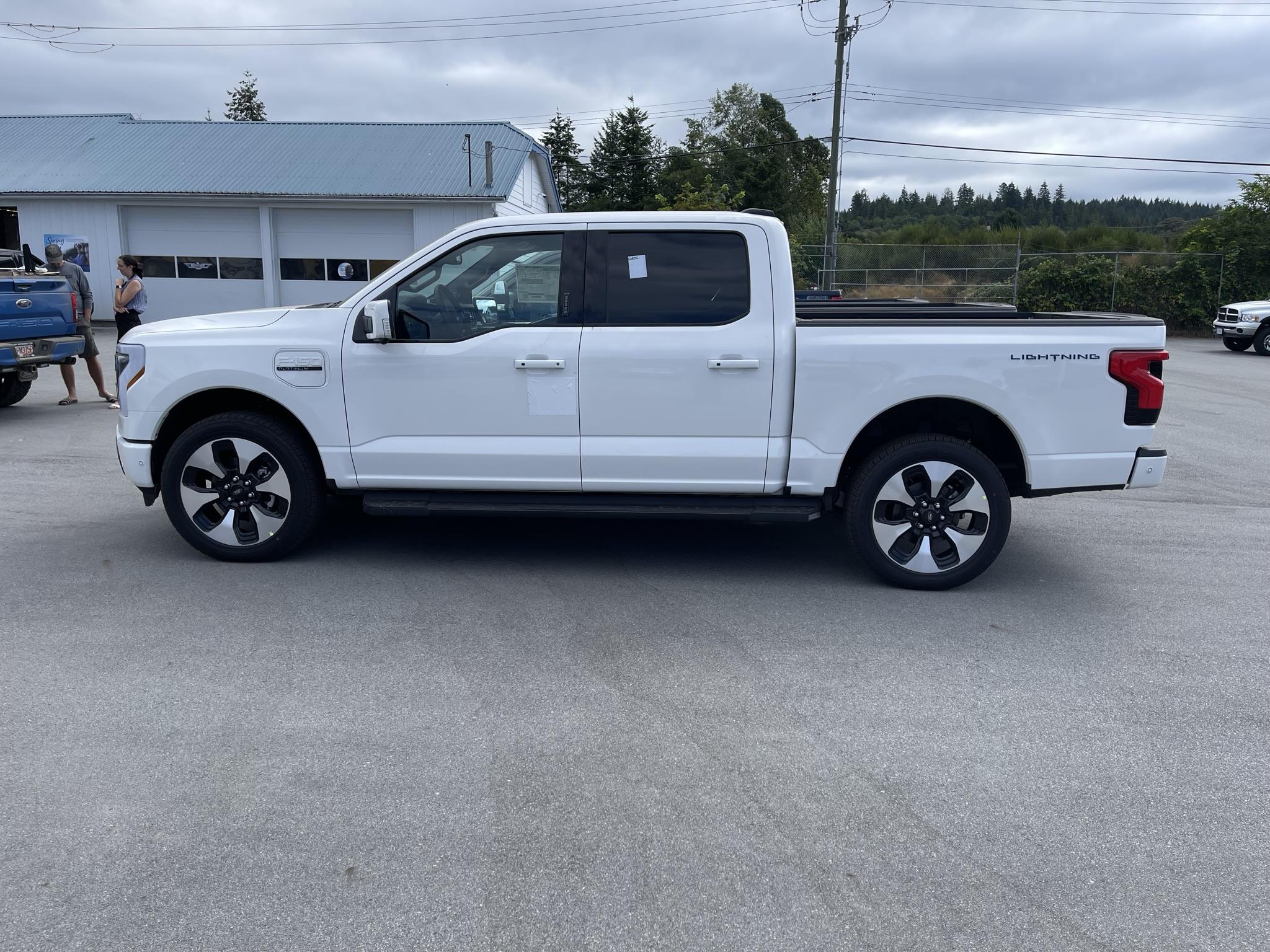 Ford F-150 Lightning 2022 F150 Lightning Platinum Star white 85FAB529-E1D1-4613-BCE1-182A2787759D