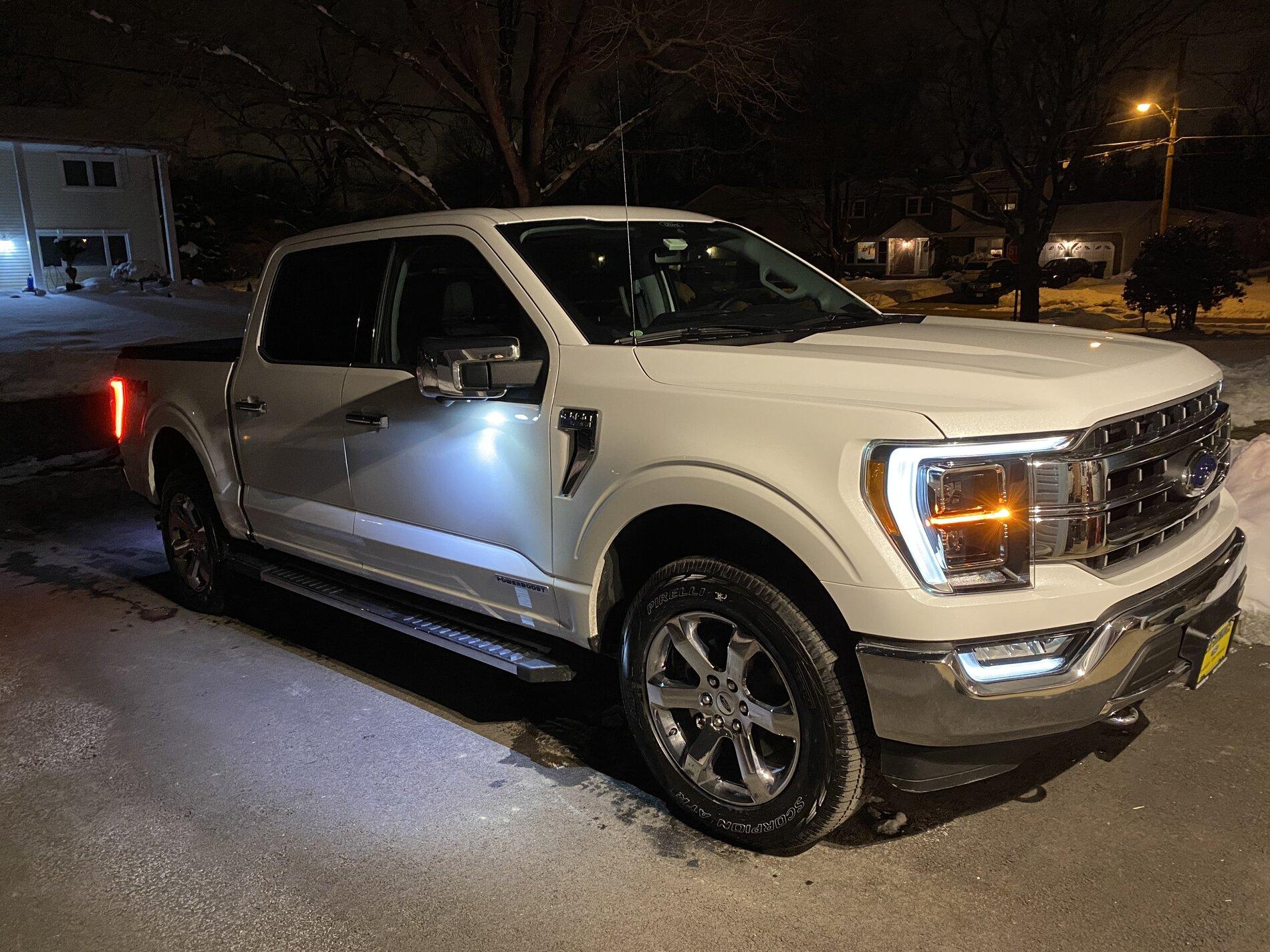 Ford F-150 Lightning Step Bar vs Running Board 88B24A52-7FBC-4BC4-9A3A-B5E69DCBC0FA