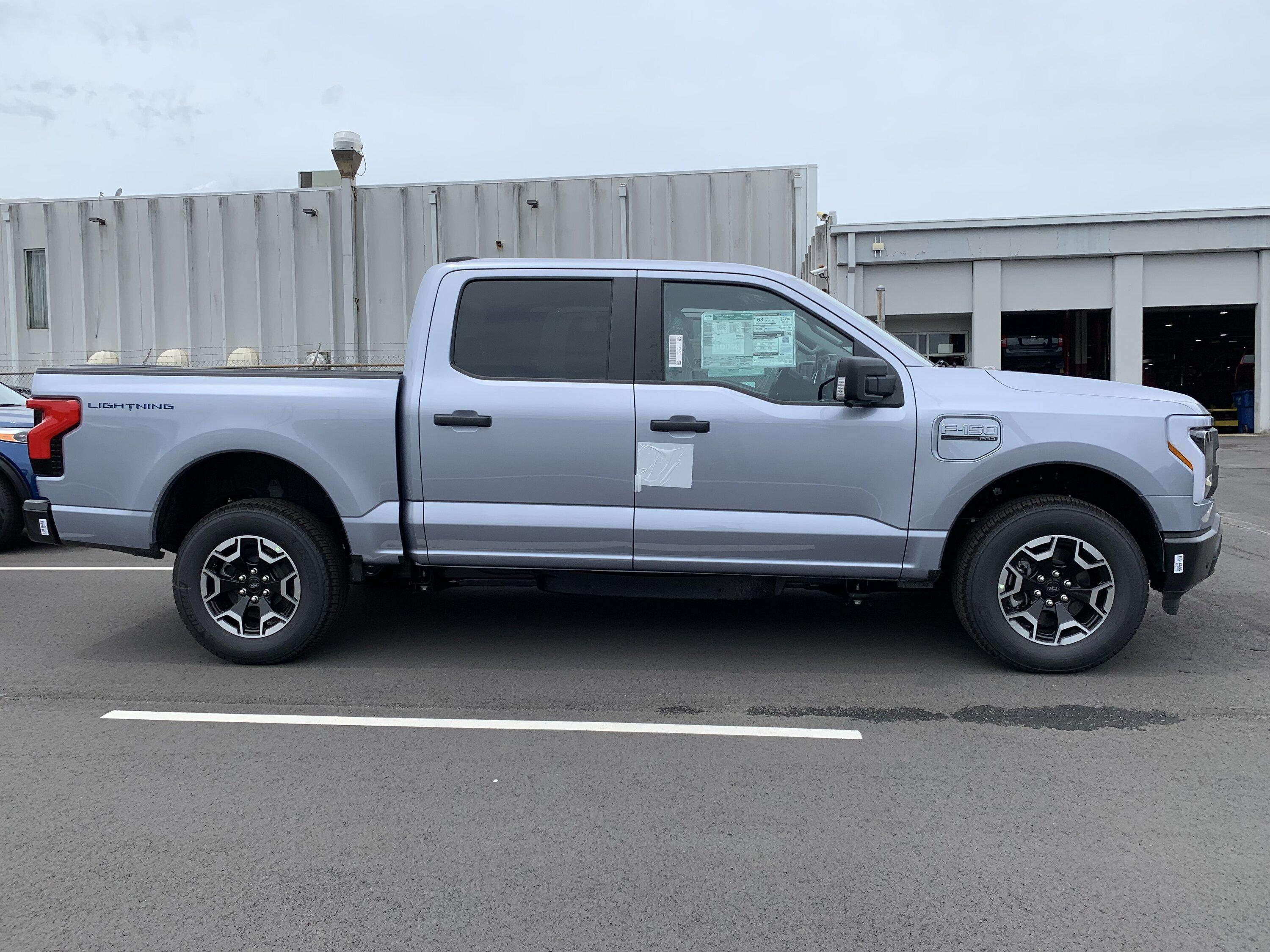 Ford F-150 Lightning ✅  6/13 Lightning Build Week Group 89E89C0B-A46D-42DC-A9BD-71B01448AFEA