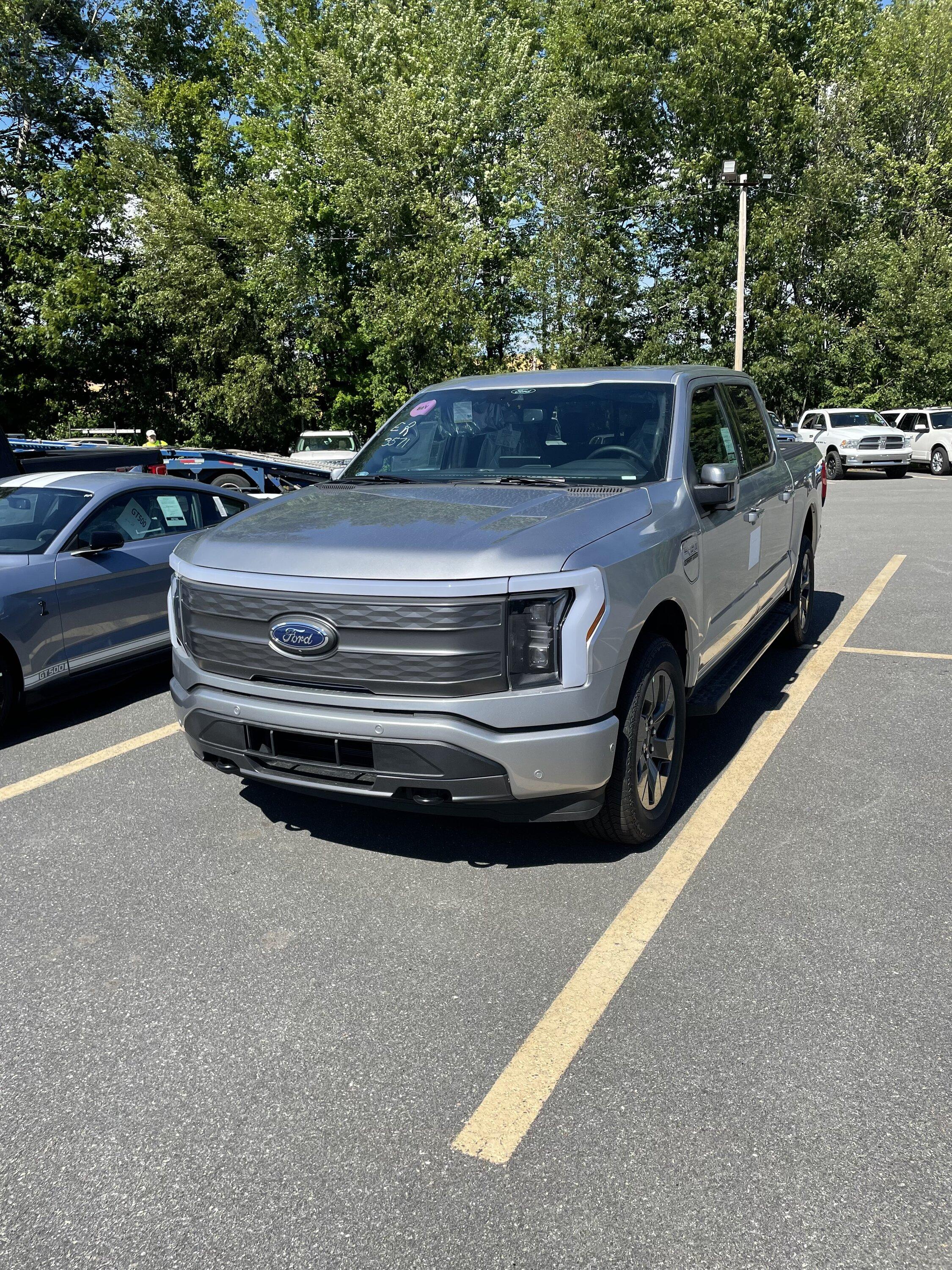 Ford F-150 Lightning ✅ 5/16 Lightning Build Week Group 8B49CD90-F61A-4369-9816-23A0ECF9272A