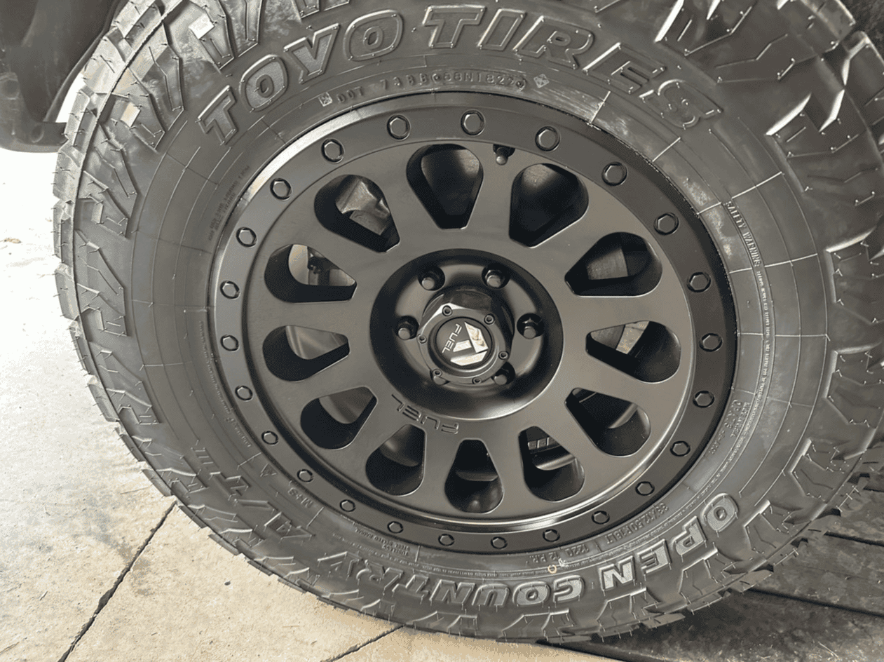 Ford F-150 Lightning 2" Level, Fuel Vector Wheels a1.PNG