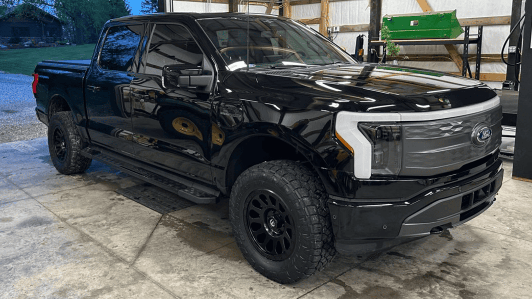 Ford F-150 Lightning 2" Level, Fuel Vector Wheels a3.PNG