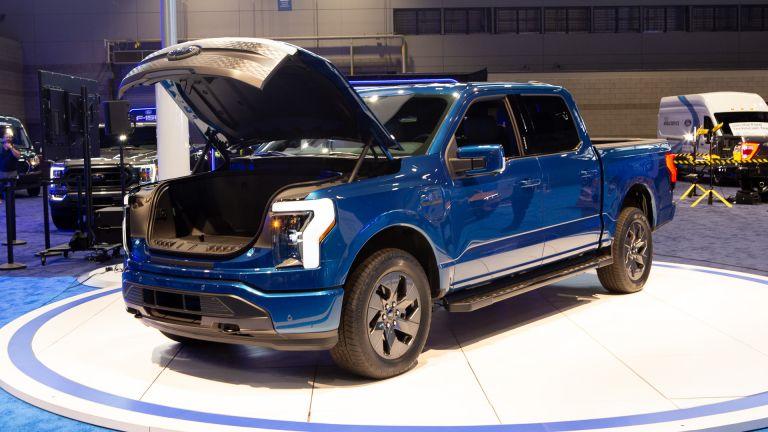 Ford F-150 Lightning ATLAS BLUE F-150 Lightning Photos & Club Atlas Blue F150 Lightning Lariat EV Pickup Chicago Auto Show 4