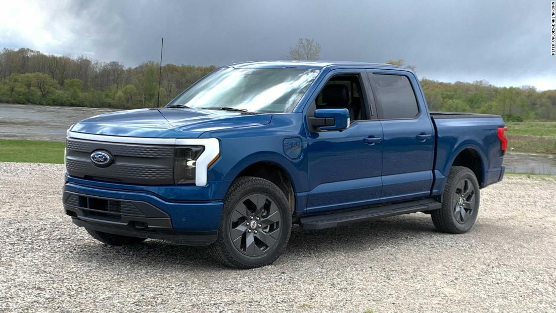 Ford F-150 Lightning ATLAS BLUE F-150 Lightning Photos & Club Atlas Blue F150 Lightning Lariat EV Pickup Photo 3