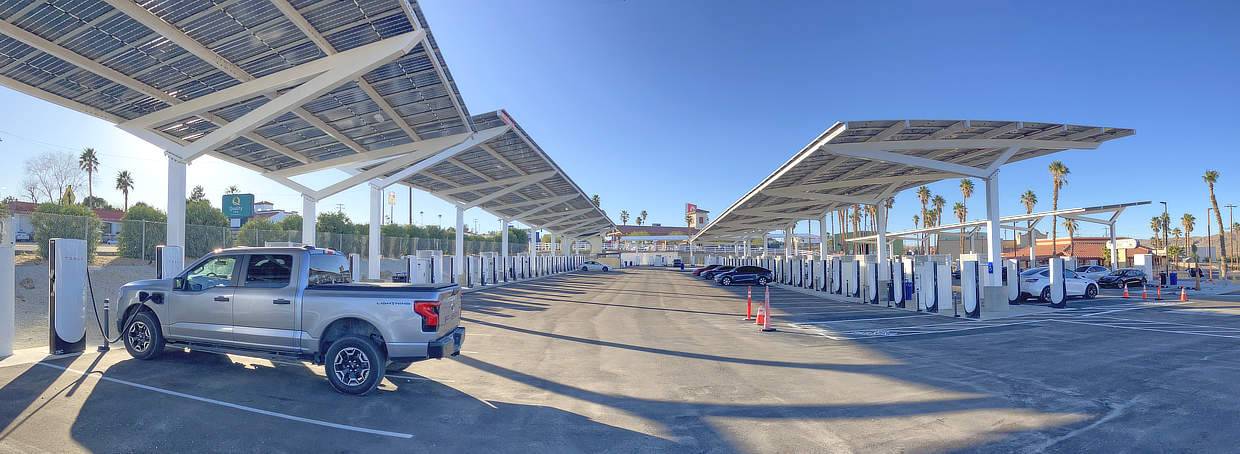 Ford F-150 Lightning Visited World's Largest Tesla Supercharging Station @ Barstow w/ 120 Stalls Barstow