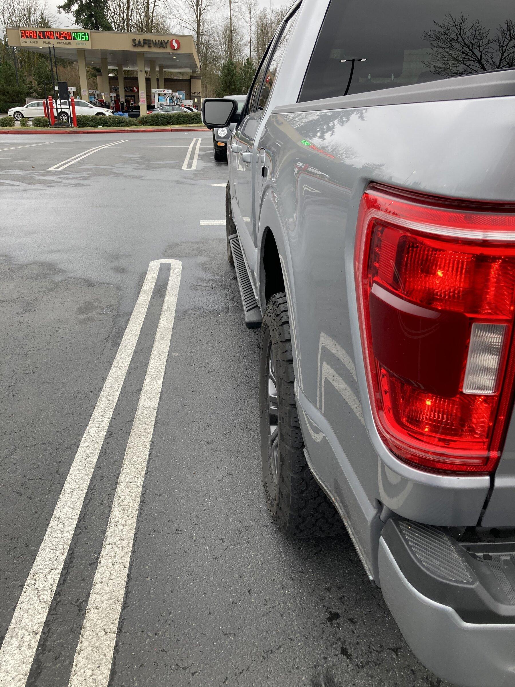 Ford F-150 Lightning Tremor wheels and tires on non Tremor truck. BD16971C-09CC-4B90-95B0-BD01A4C302A5