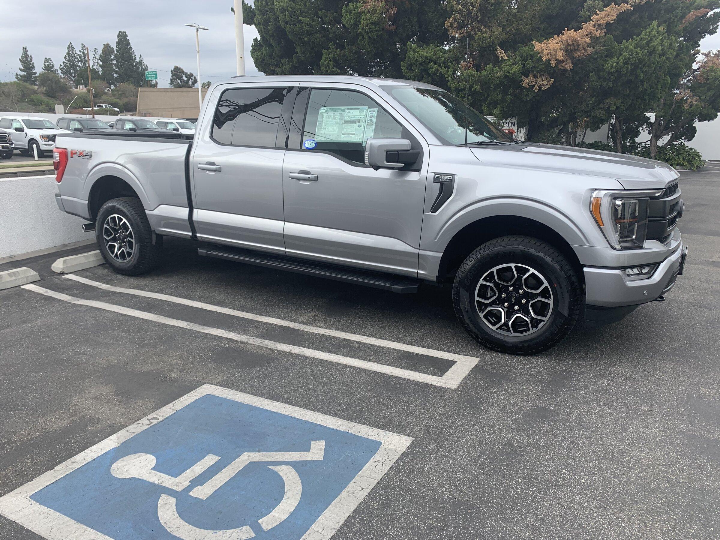 Ford F-150 Lightning FS: 18in sport rims w/Goodyear tires. C9264238-E7EB-4E9D-8EA3-BF745CEB9D39