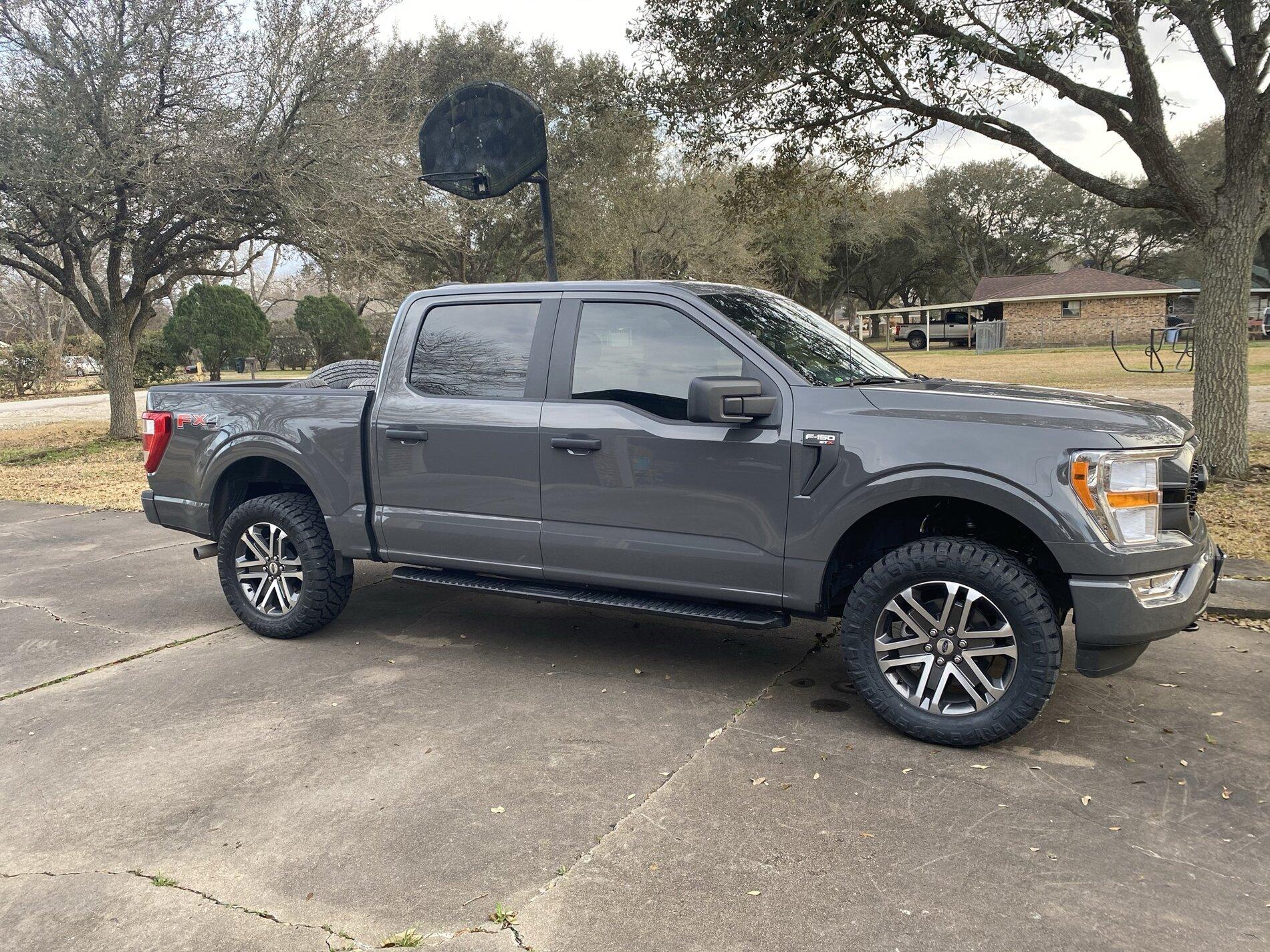 Ford F-150 Lightning Factory Wheels with Aftermarket Tire Thread CB71E640-2710-45AB-BDBB-885BD13BAD7D