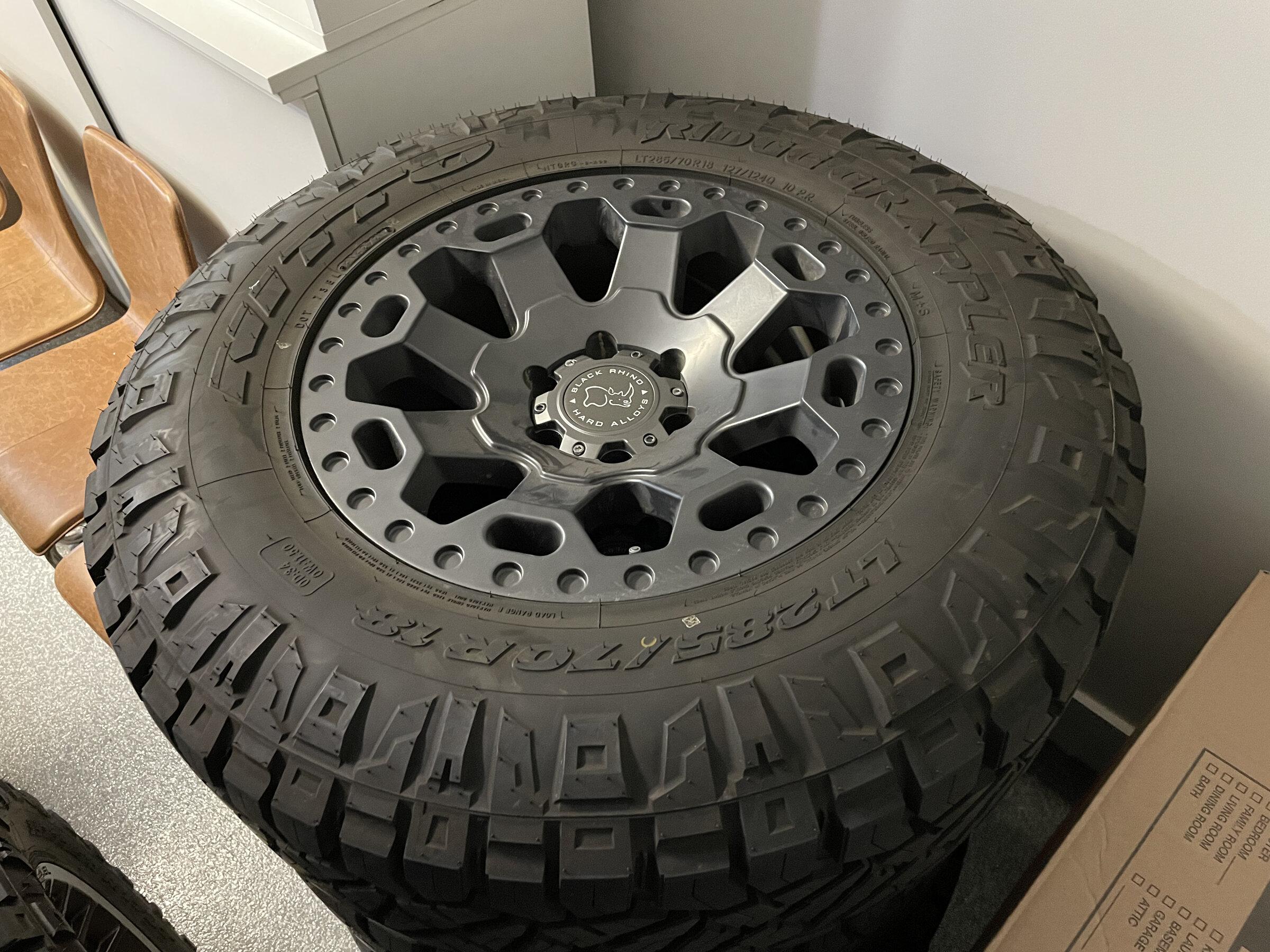 Ford F-150 Lightning 18” BR warlords with NG for sale CD6B1272-B030-4243-8EF9-423C948B063A