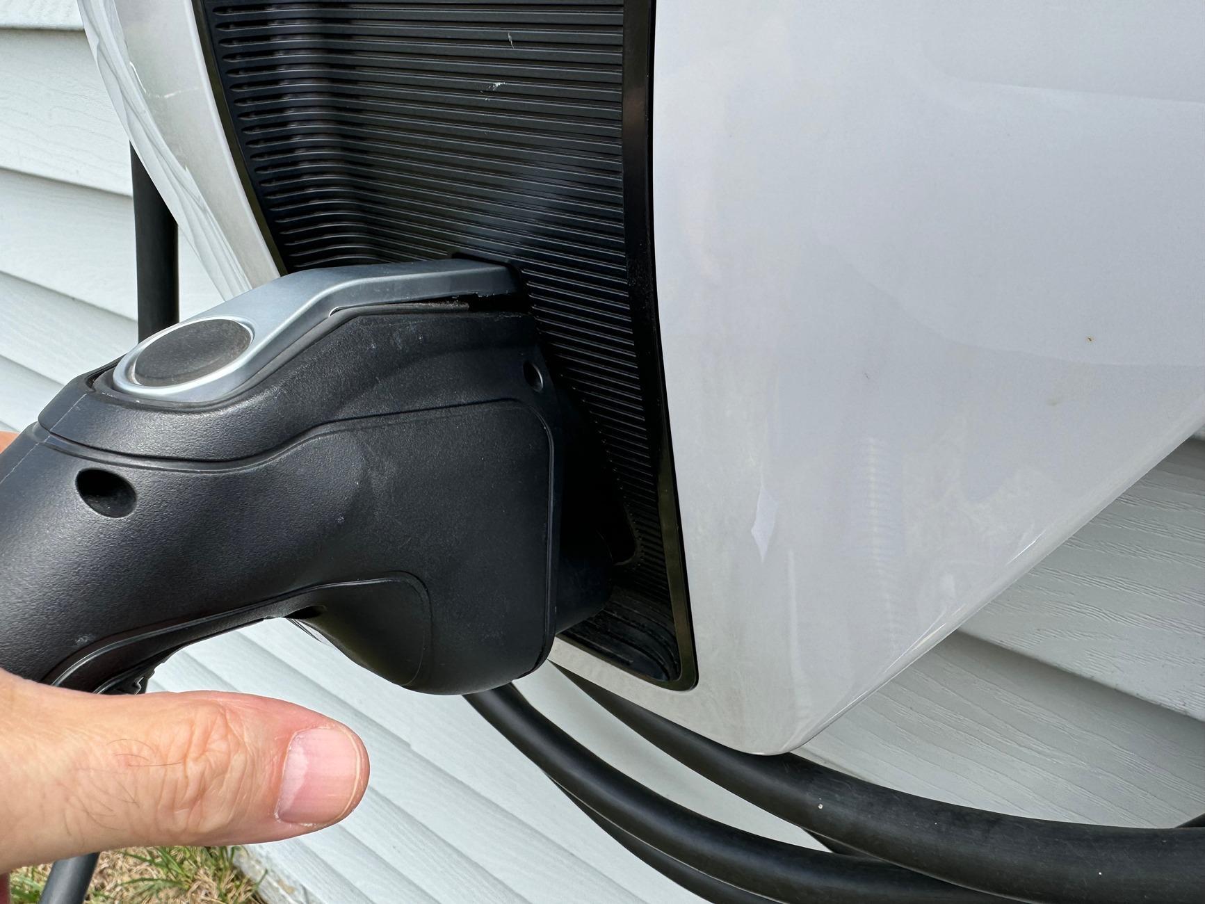 Ford F-150 Lightning Plug Will NOT Disengage From FCSP FIXED POST 87 charge-station-pro-image-7-