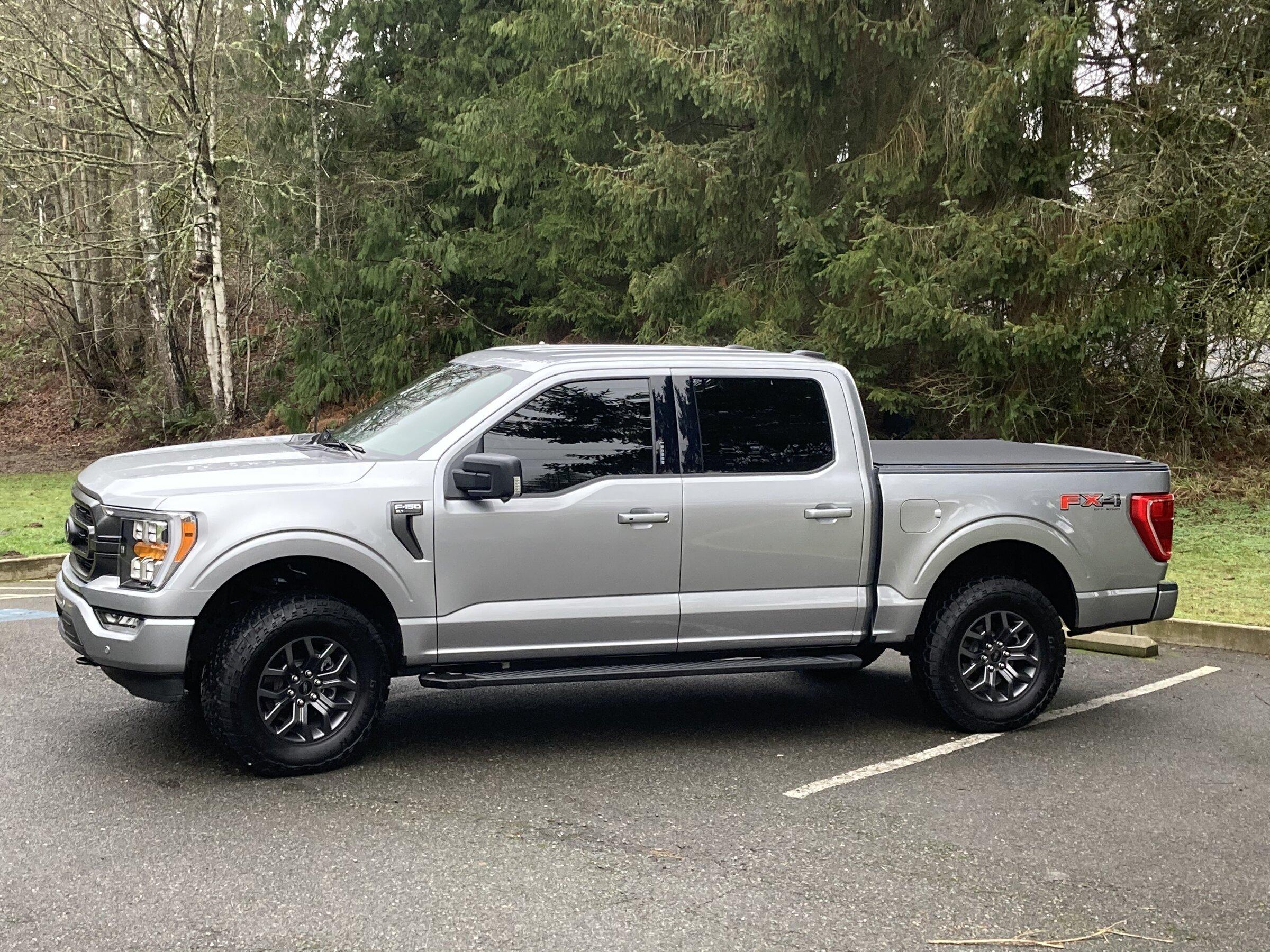 Ford F-150 Lightning Tremor wheels and tires on non Tremor truck. D34D385E-468F-413E-BA0B-F3A9EF18A805