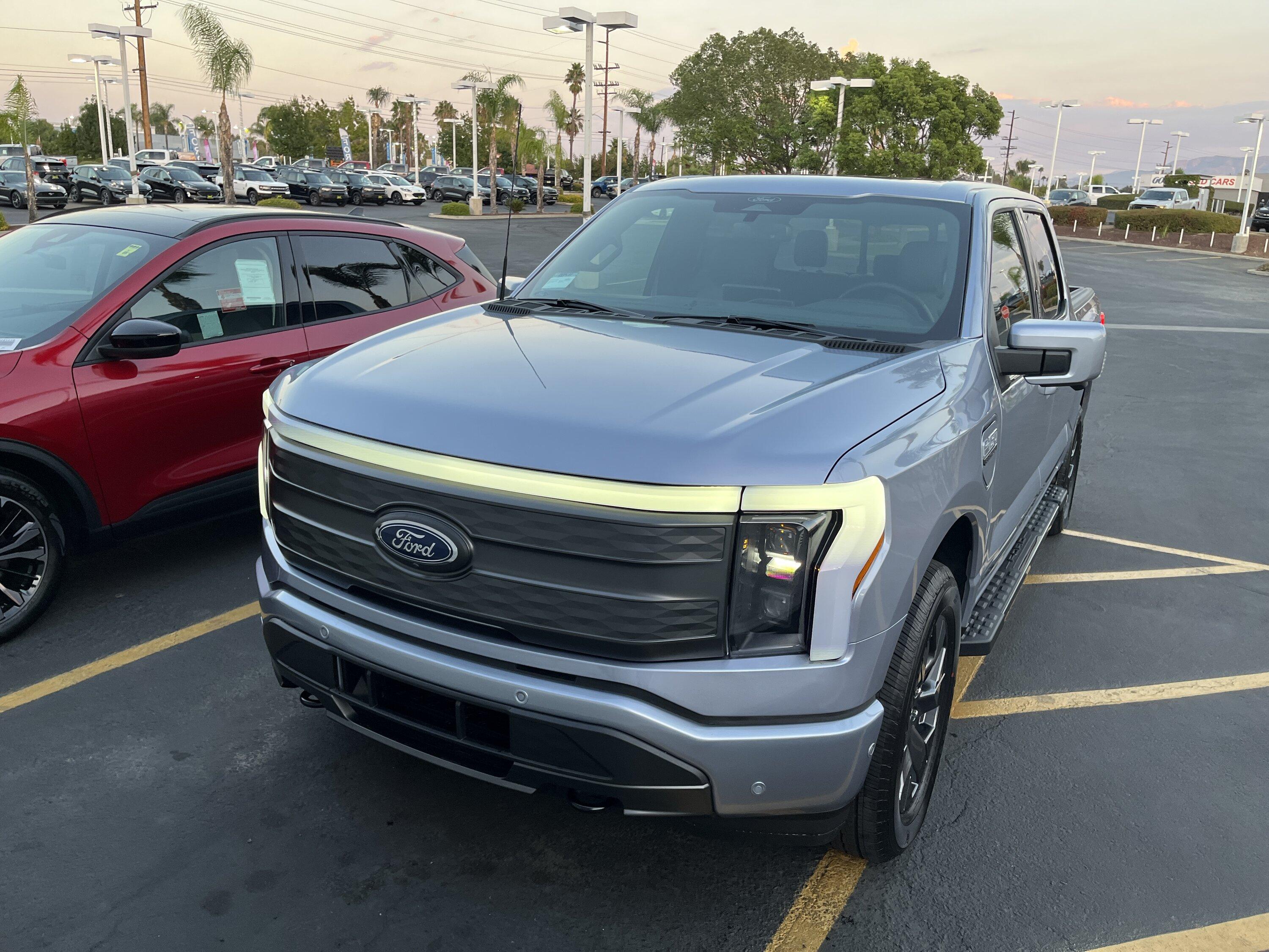 Ford F-150 Lightning ✅ 9/05 Lightning Build Week Group D36944C5-A09A-4AEB-9F56-0A23B52A6864