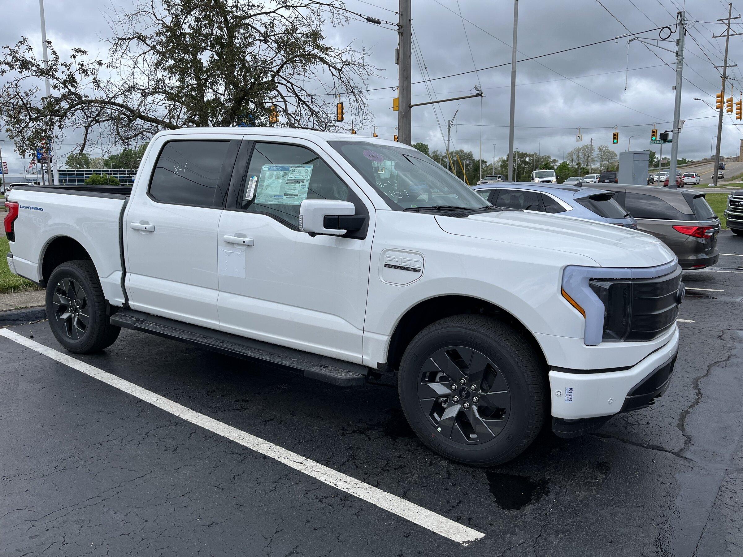 Ford F-150 Lightning STAR WHITE F-150 Lightning Photos & Club DC93FEFB-C643-409B-9756-3AE58E91FB32