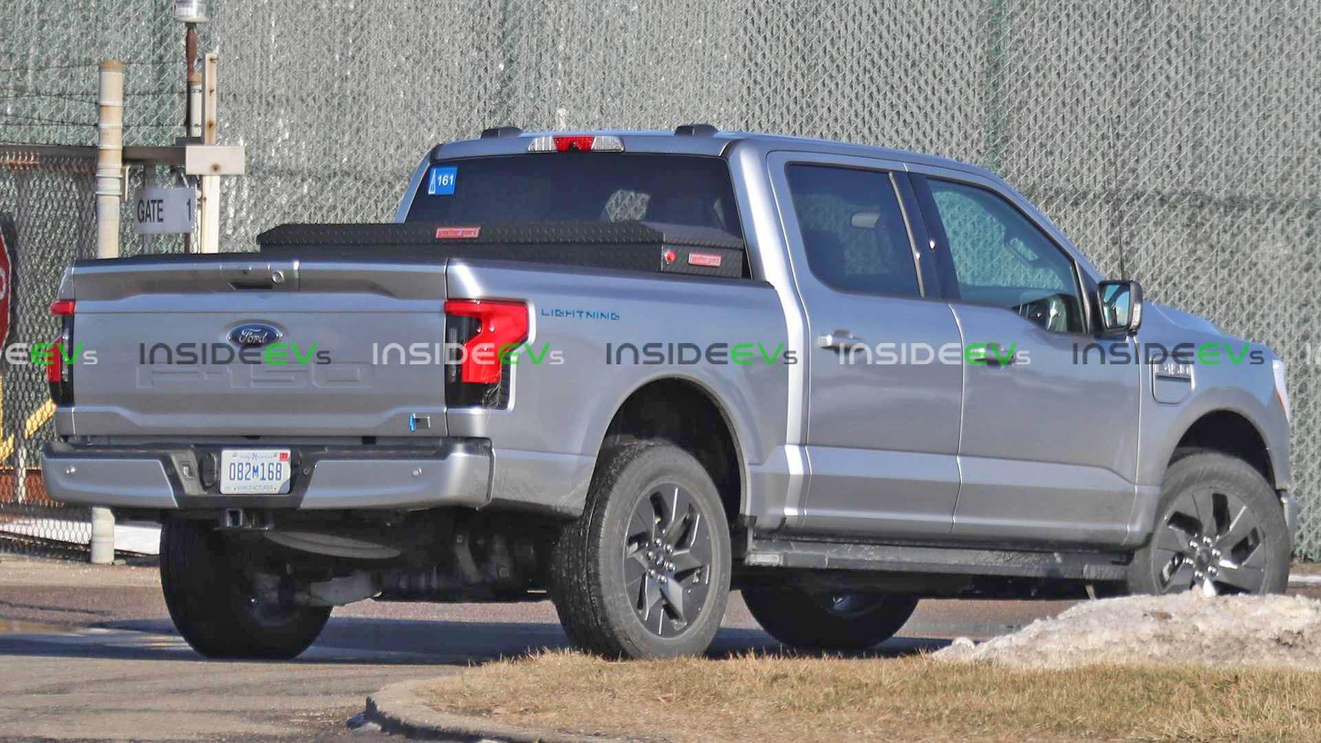 f-150-lightning-with-removalbe-range-extender-spied (3).jpg