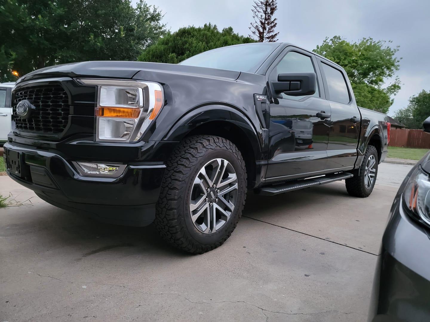 Ford F-150 Lightning 275/65 r20 BFG KO2 pics? F150