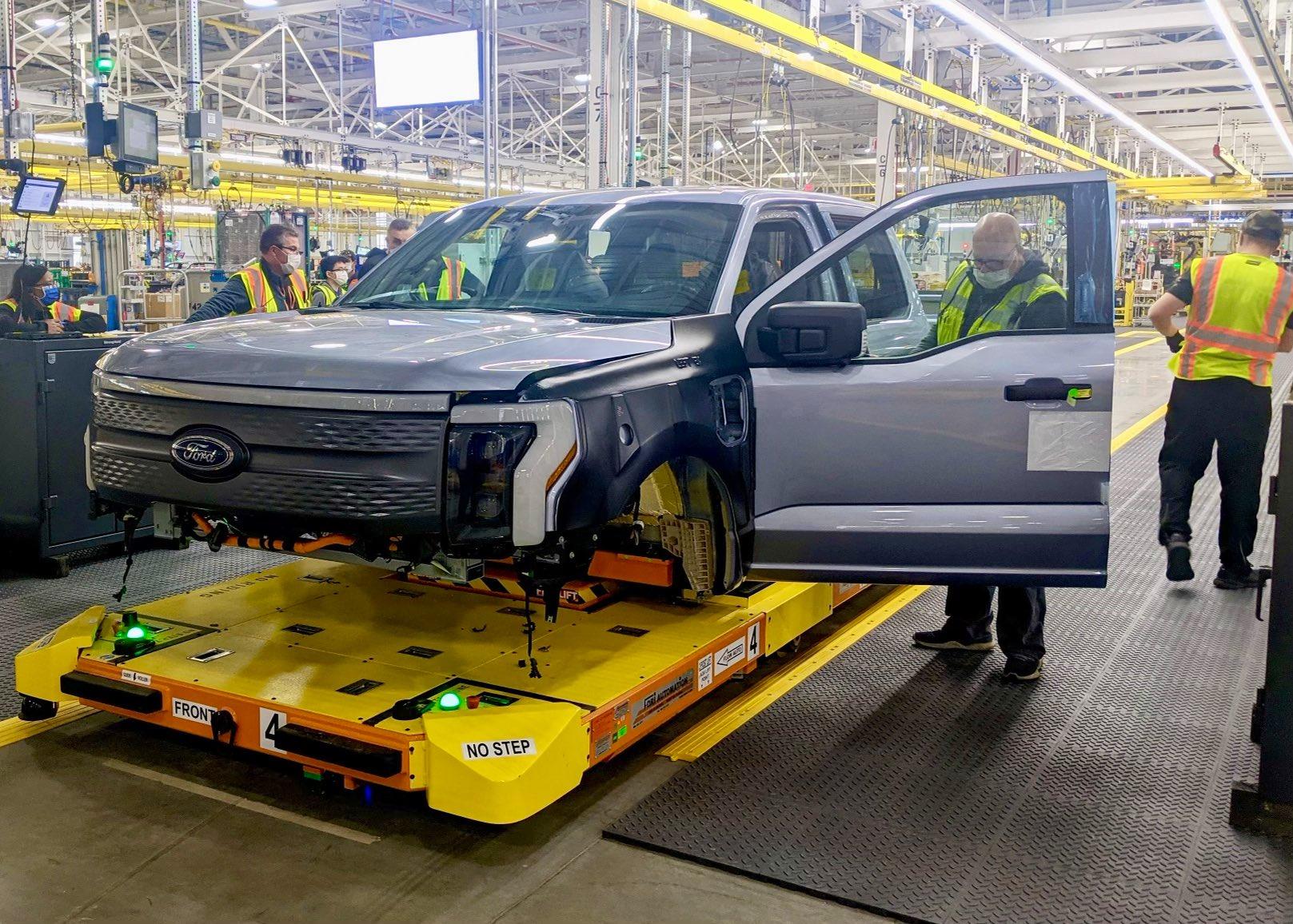 Ford F-150 Lightning F-150 Lightning completes first phase of production and moves onto next build phase - per CEO Jim Farley FEbHxKbWUAA45Yx