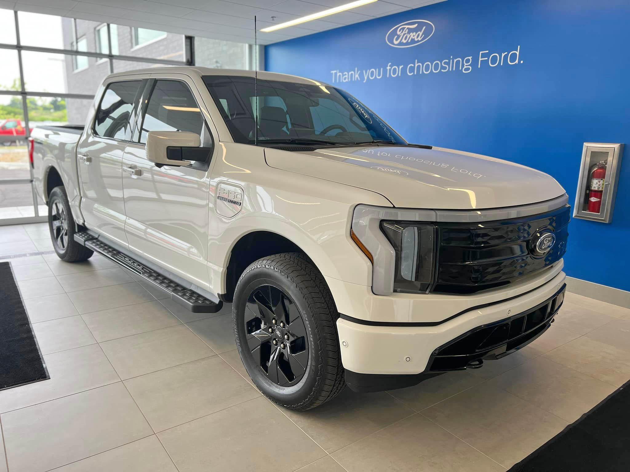 Ford F-150 Lightning STAR WHITE F-150 Lightning Photos & Club Gloss Black Wrap Grill on F-150 Lightning1