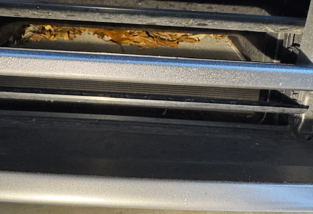 Ford F-150 Lightning Leaves in the radiator? Why is it designed like this? Grill1