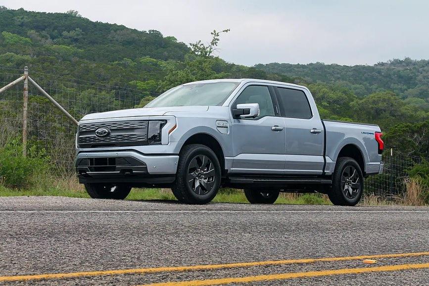 Iced Blue Silver F150 Lightning 5.jpg