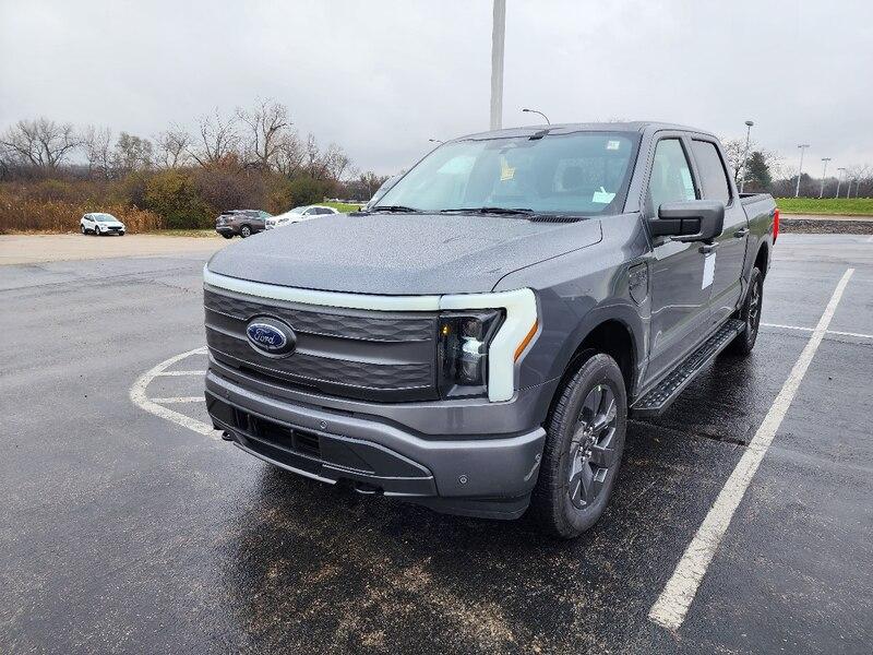 Ford F-150 Lightning ✅ 10/10 Lightning Build Week Group image_0