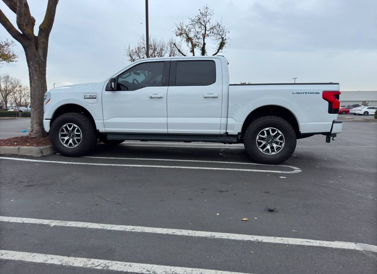 Ford F-150 Lightning Fitting larger tires on a MY22 Lightning Lariat? IMG_0038