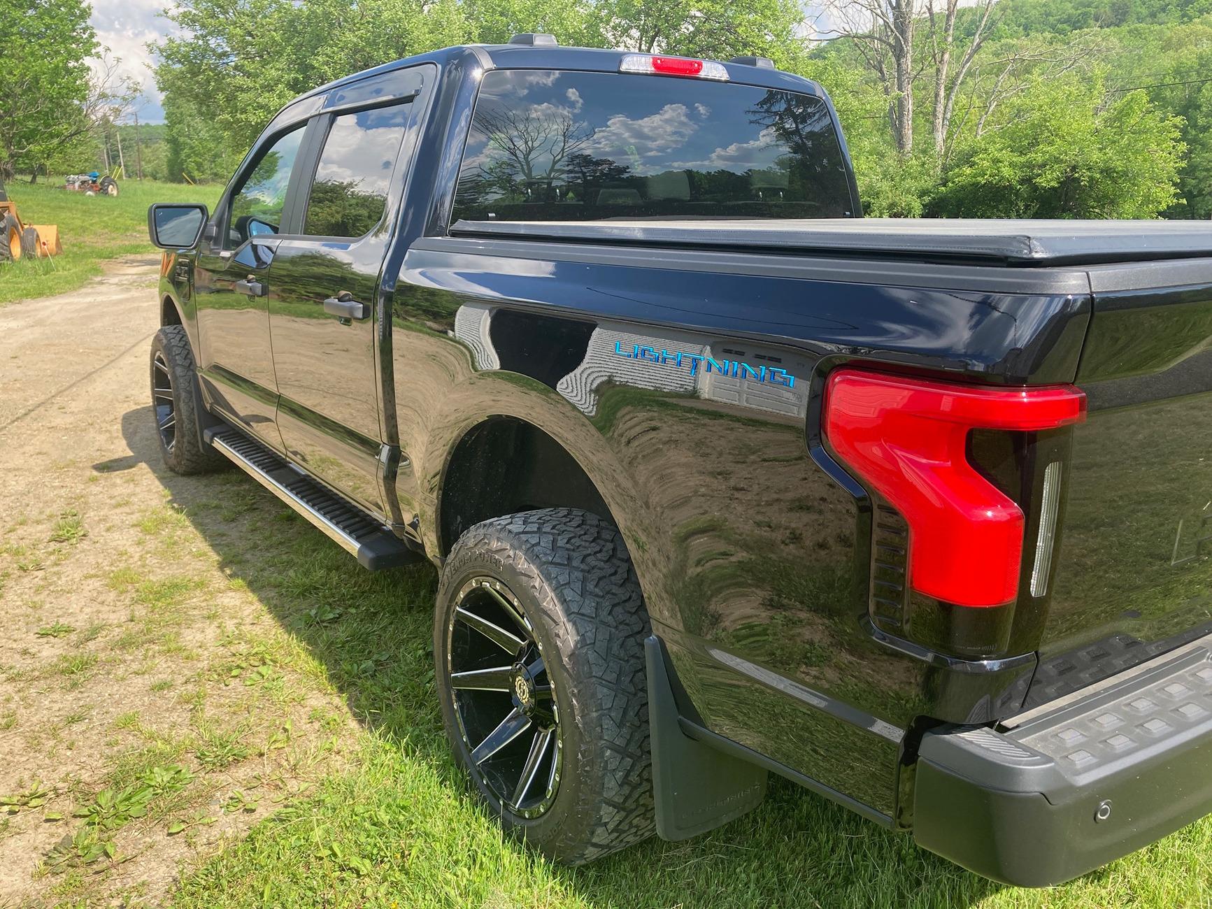 Ford F-150 Lightning Threw some new wheels on the Lightning IMG_0188.JPG