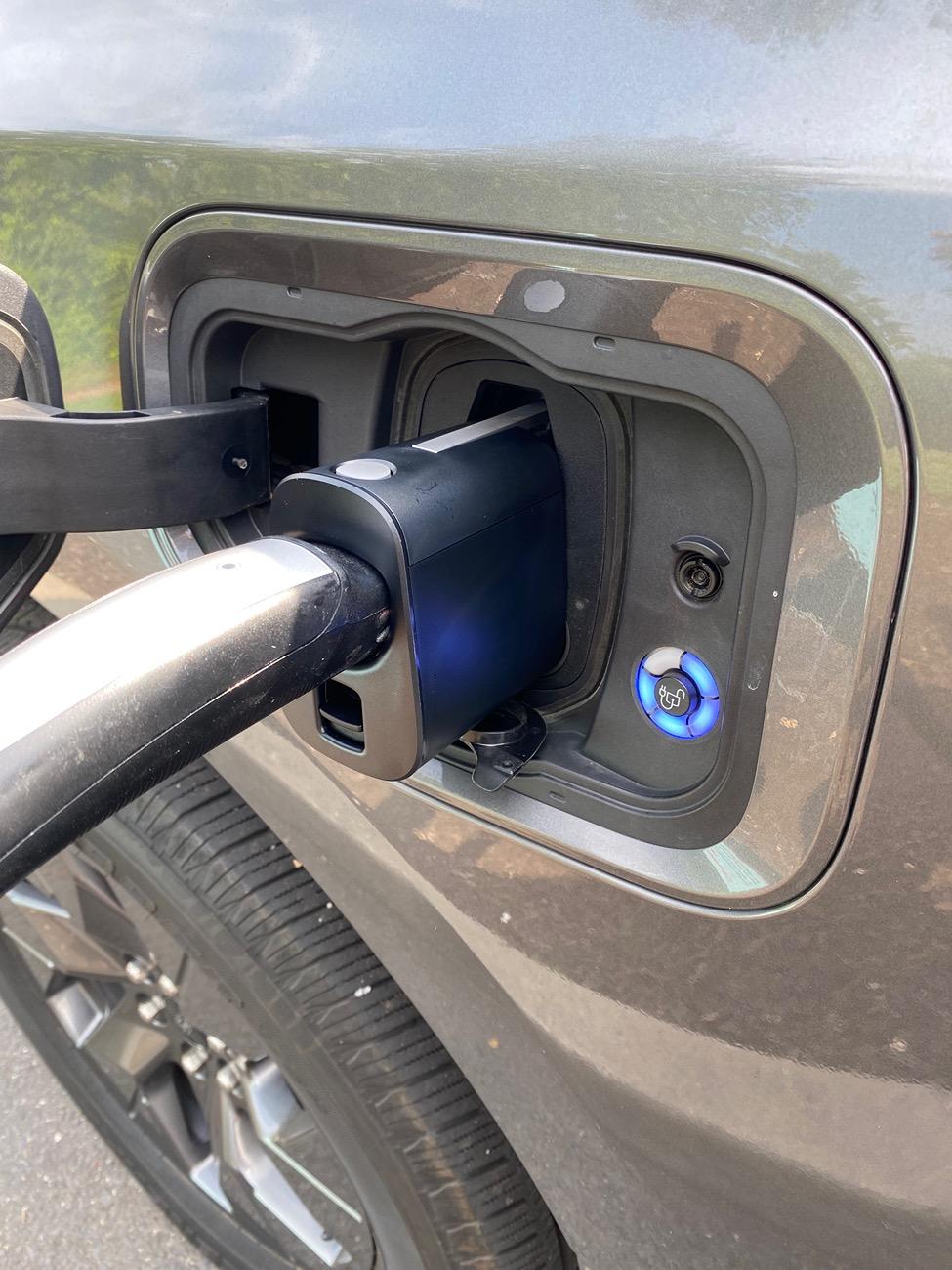 Ford F-150 Lightning Can’t ’plug and charge’ @ Supercharger IMG_0342