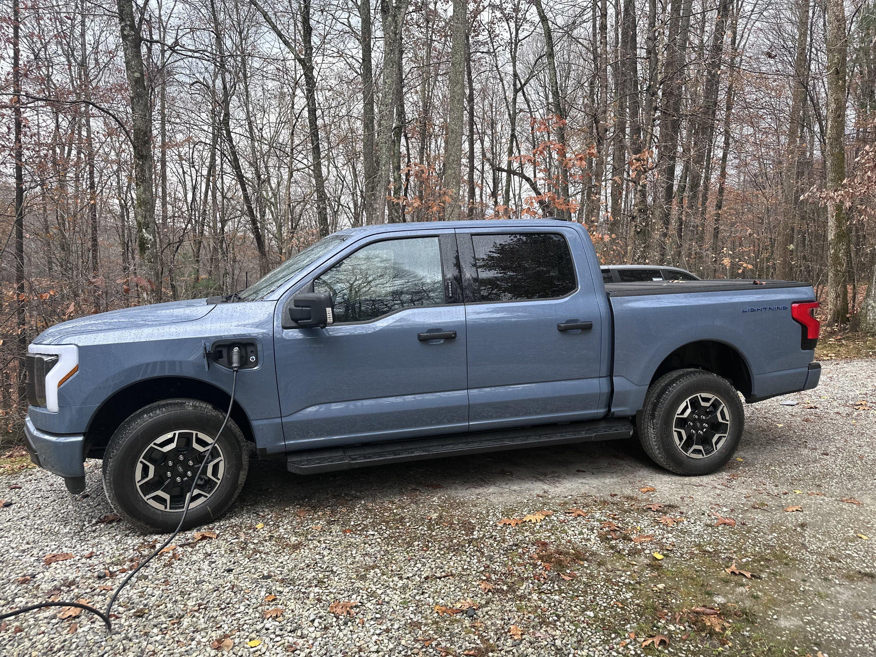 Ford F-150 Lightning ✅ 9/11/2023 Lightning Build Week Group (MY2023) IMG_0777