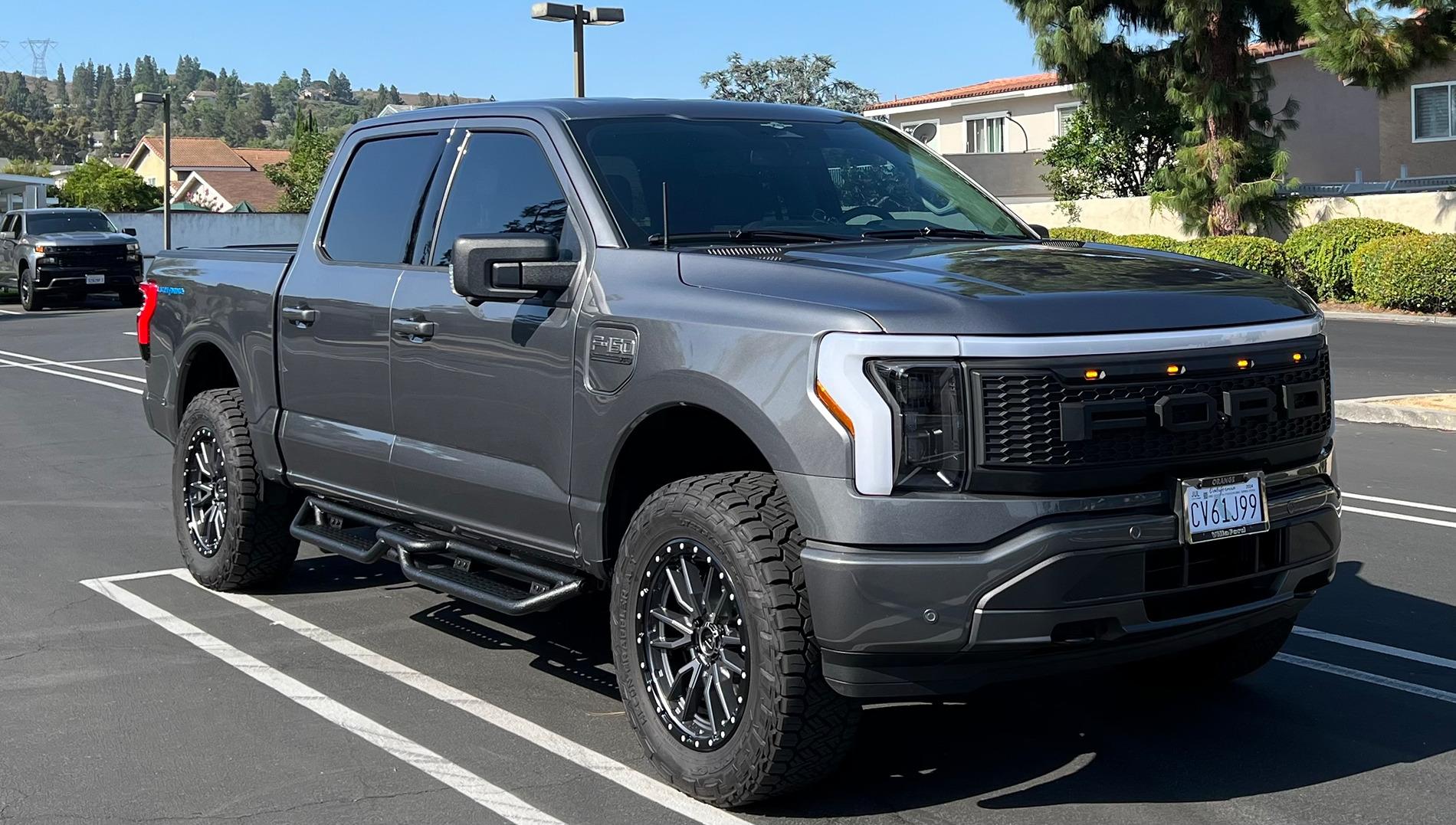 Ford F-150 Lightning "Raptor-ish" Grille Swap IMG_0995 2