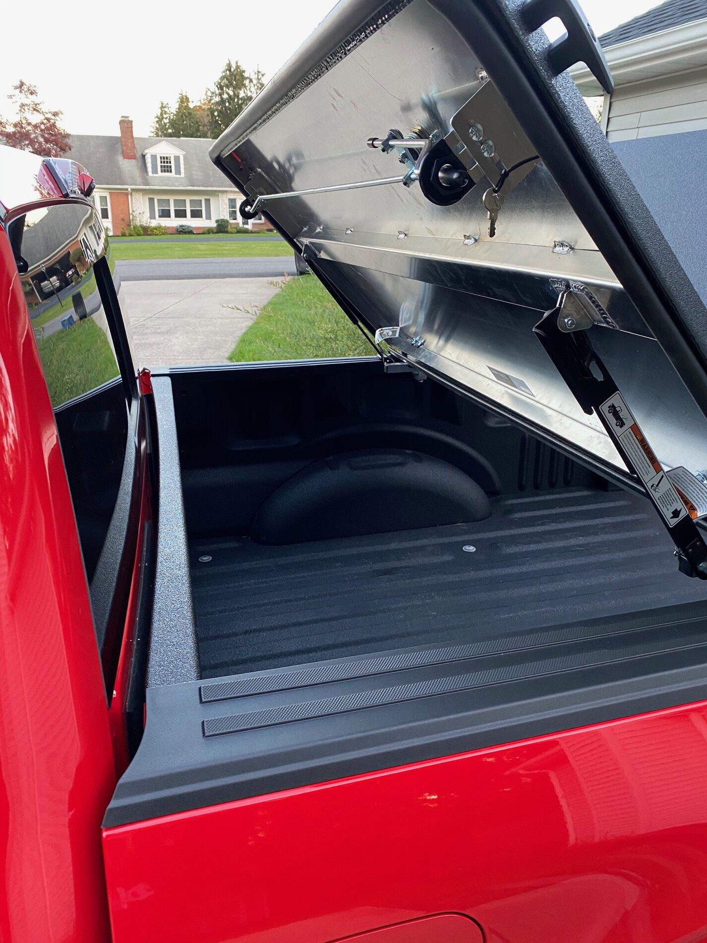 Ford F-150 Lightning Frustrated With Tonneau Search...Perfect Tonneau? IMG_1121.JPG