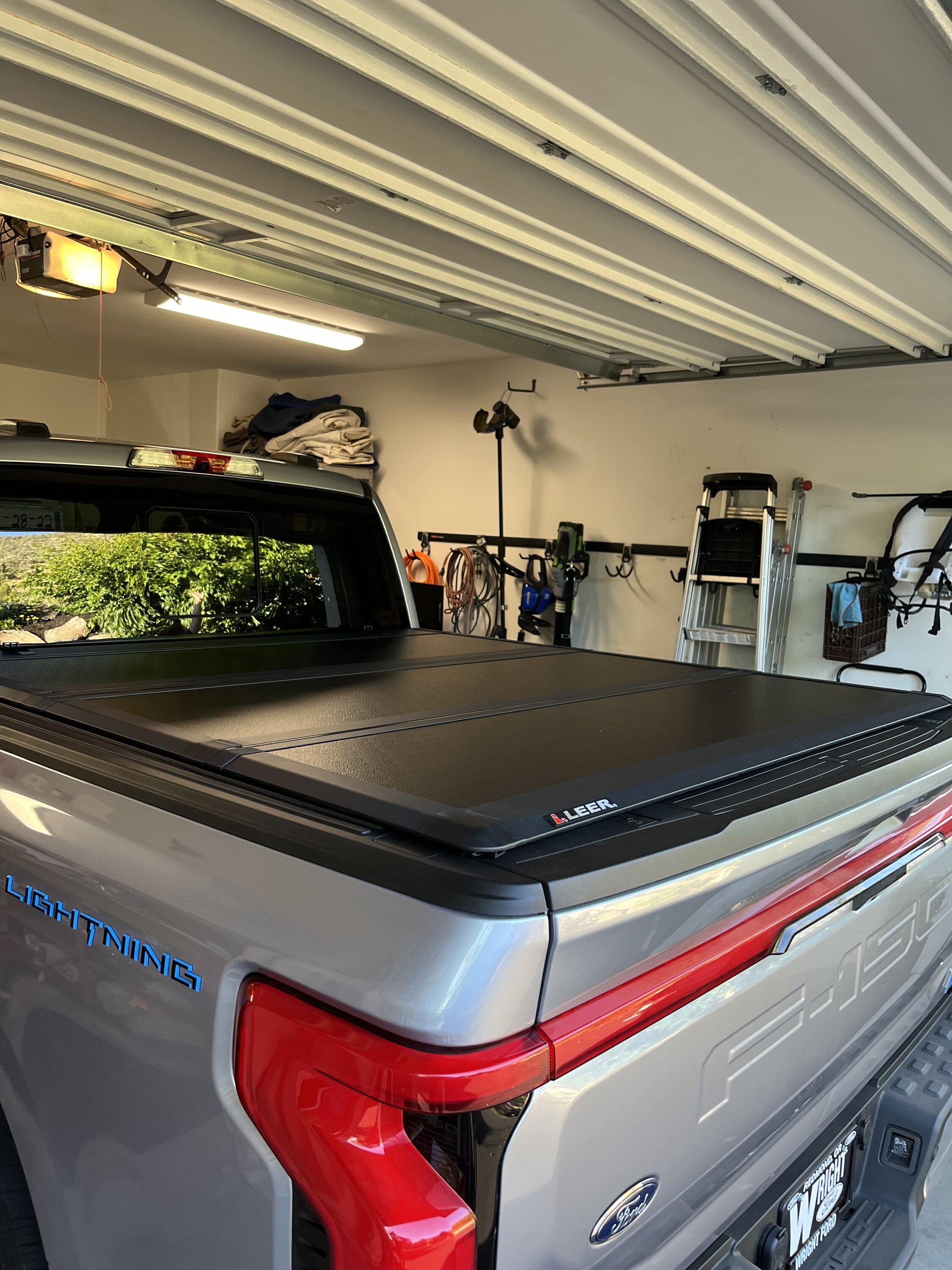 Ford F-150 Lightning Leer Tonneau cover installed IMG_1318