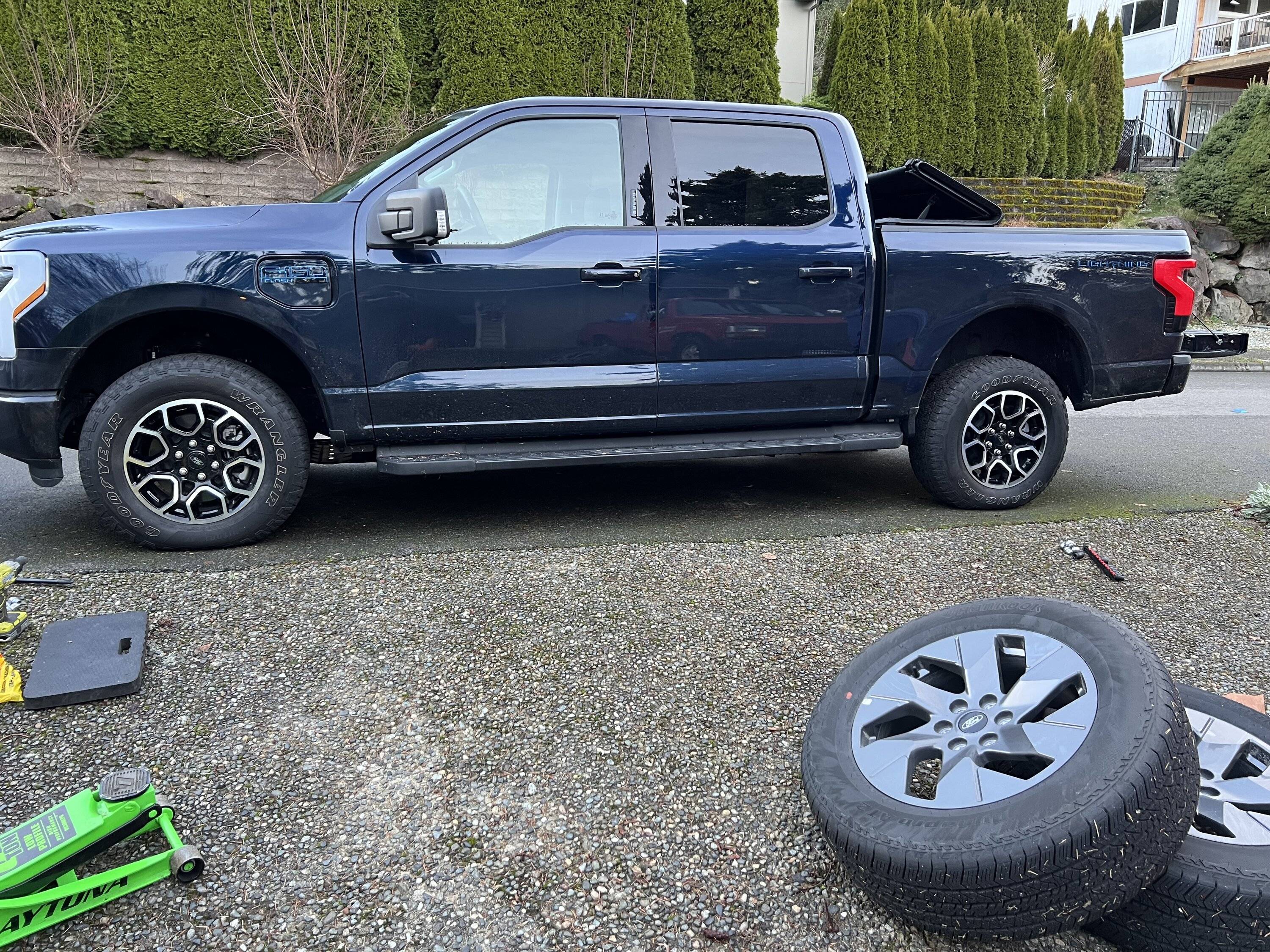 Ford F-150 Lightning Resetting TPMS IMG_1373