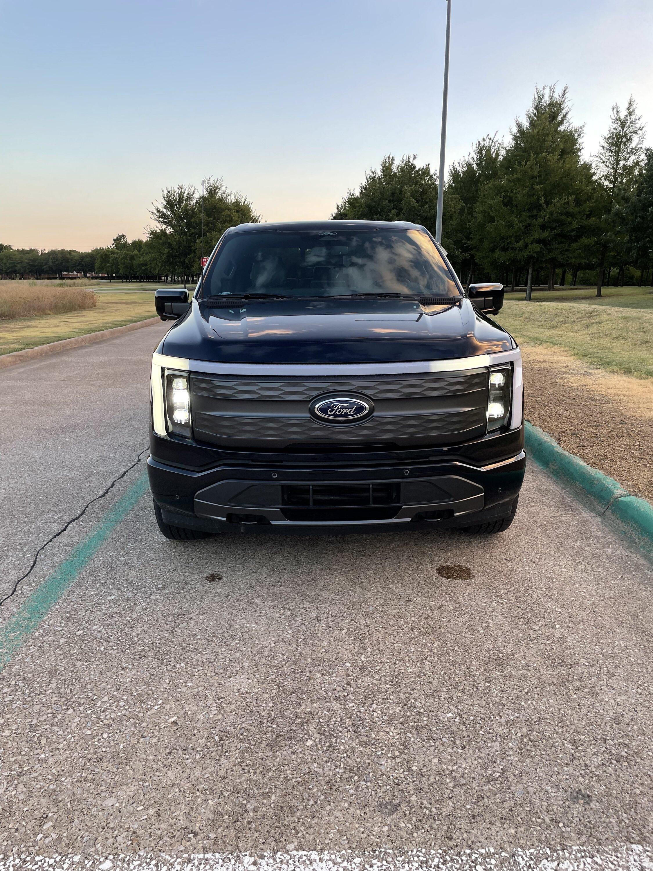 Ford F-150 Lightning ✅ 5/23 Lightning Build Week Group IMG_1628