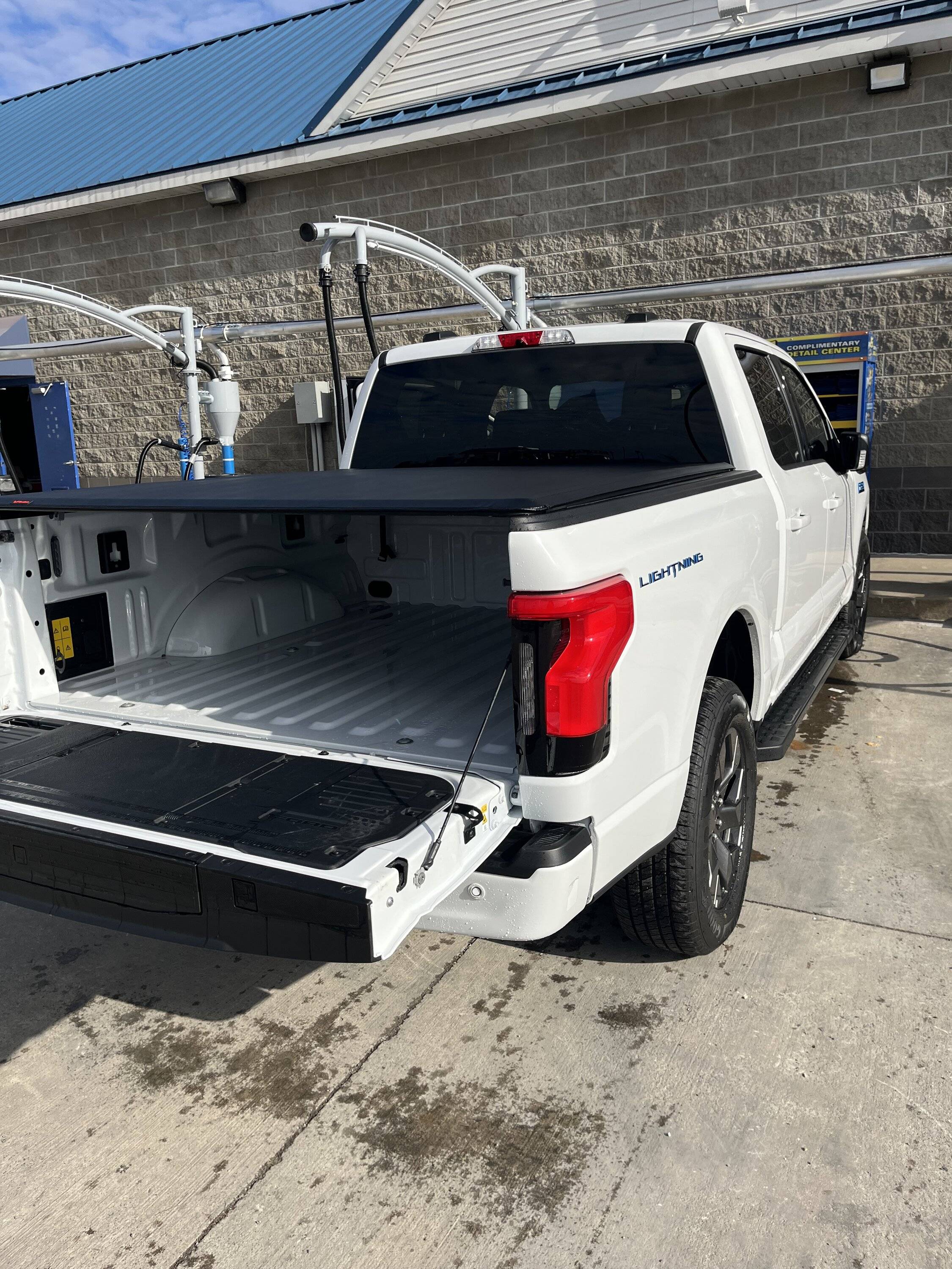 Ford F-150 Lightning Max mate tonneau cover install IMG_1910