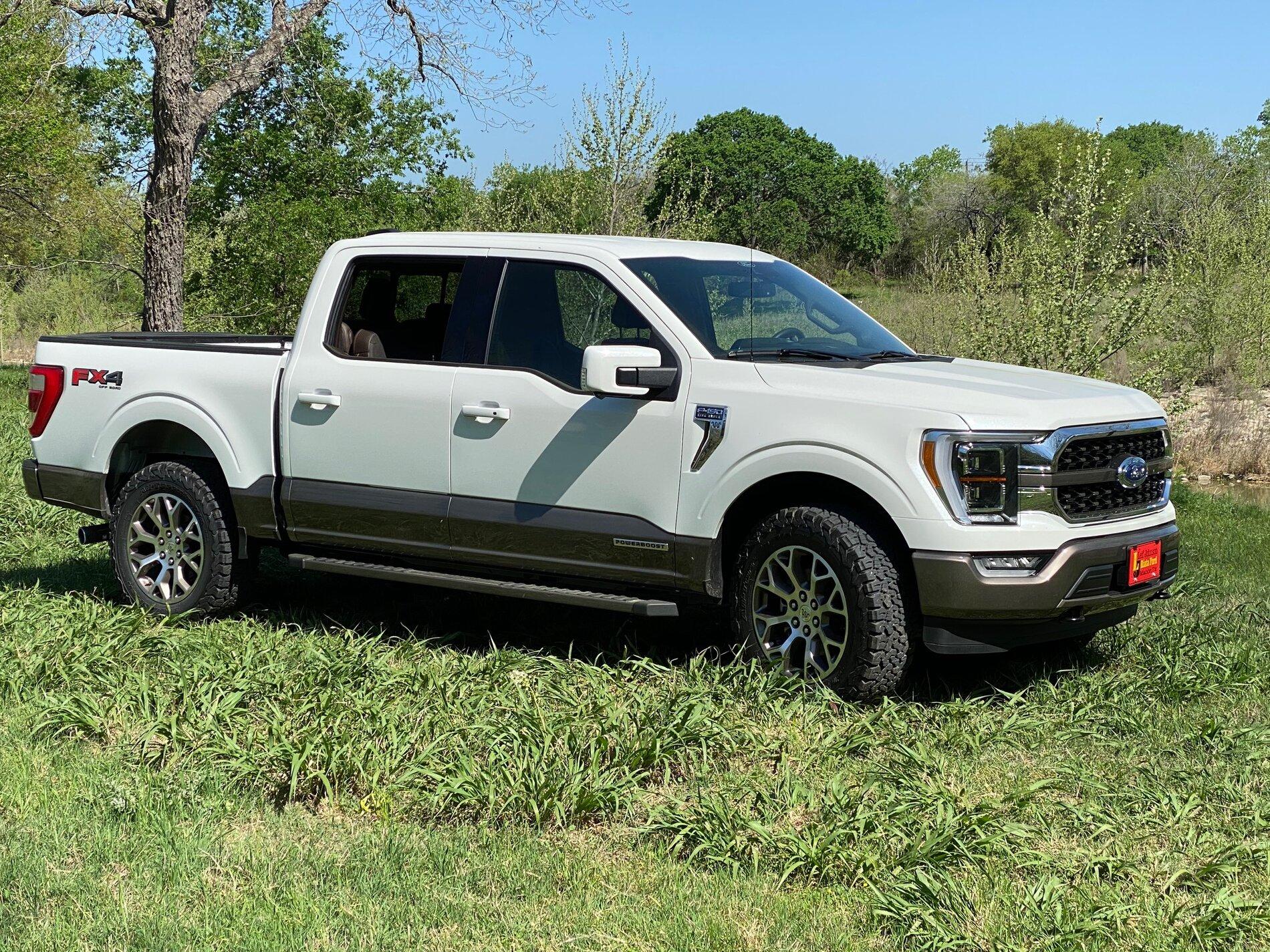 Ford F-150 Lightning 275/65 r20 BFG KO2 pics? IMG_1934