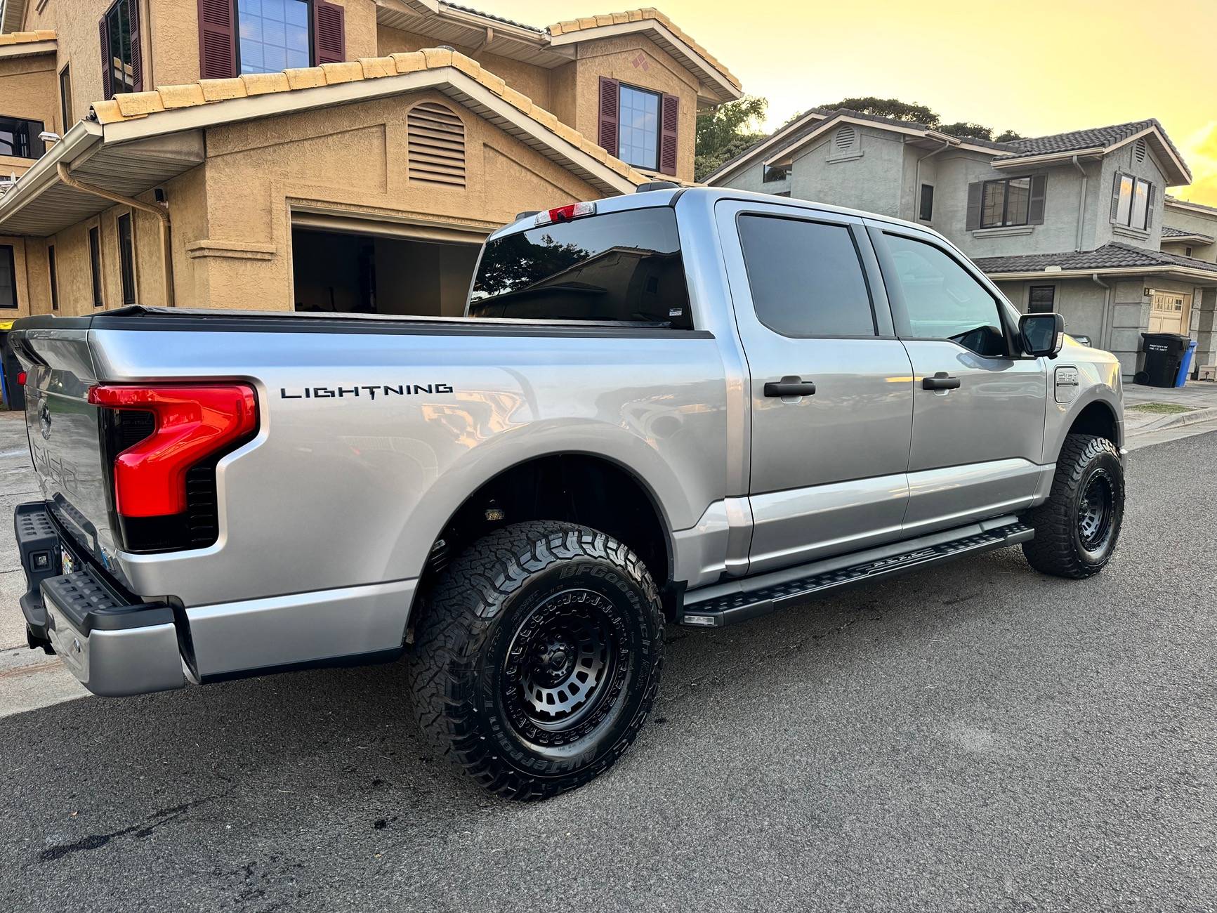 Ford F-150 Lightning 2023 Lightning XLT SR leveled with 17 inch Fuel Zephyr  and 285/70/17 KO3 IMG_2269