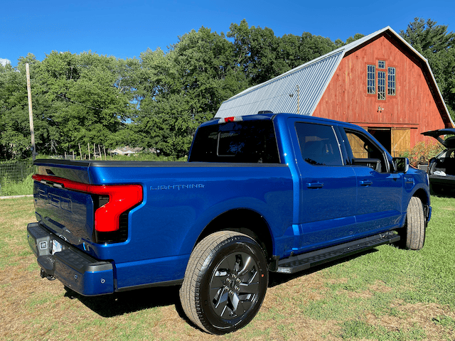 Ford F-150 Lightning ✅ 7/11/22 Lightning Build Week Group IMG_2491 (1)