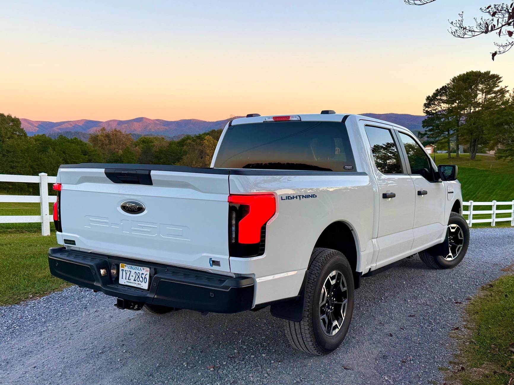 Ford F-150 Lightning OXFORD WHITE F-150 Lightning Photos & Club IMG_2567