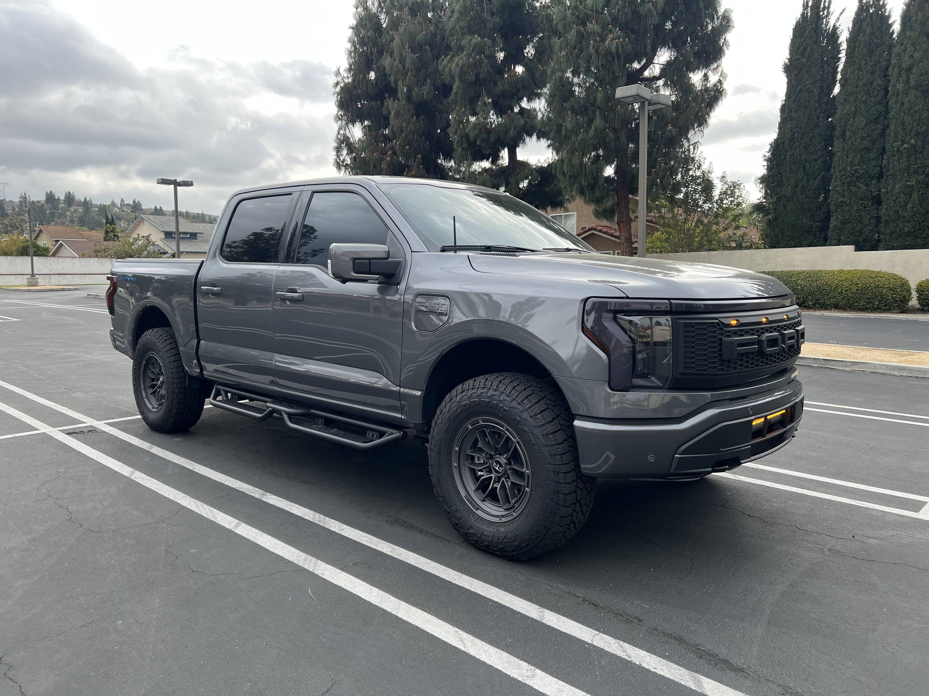 Ford F-150 Lightning 2023 XLT ER - Reboot - Eibach 2.6" Level - 18x9 RTR Evo 6 - 35x11.5R18 Falken Wildpeak 4Ws IMG_2632