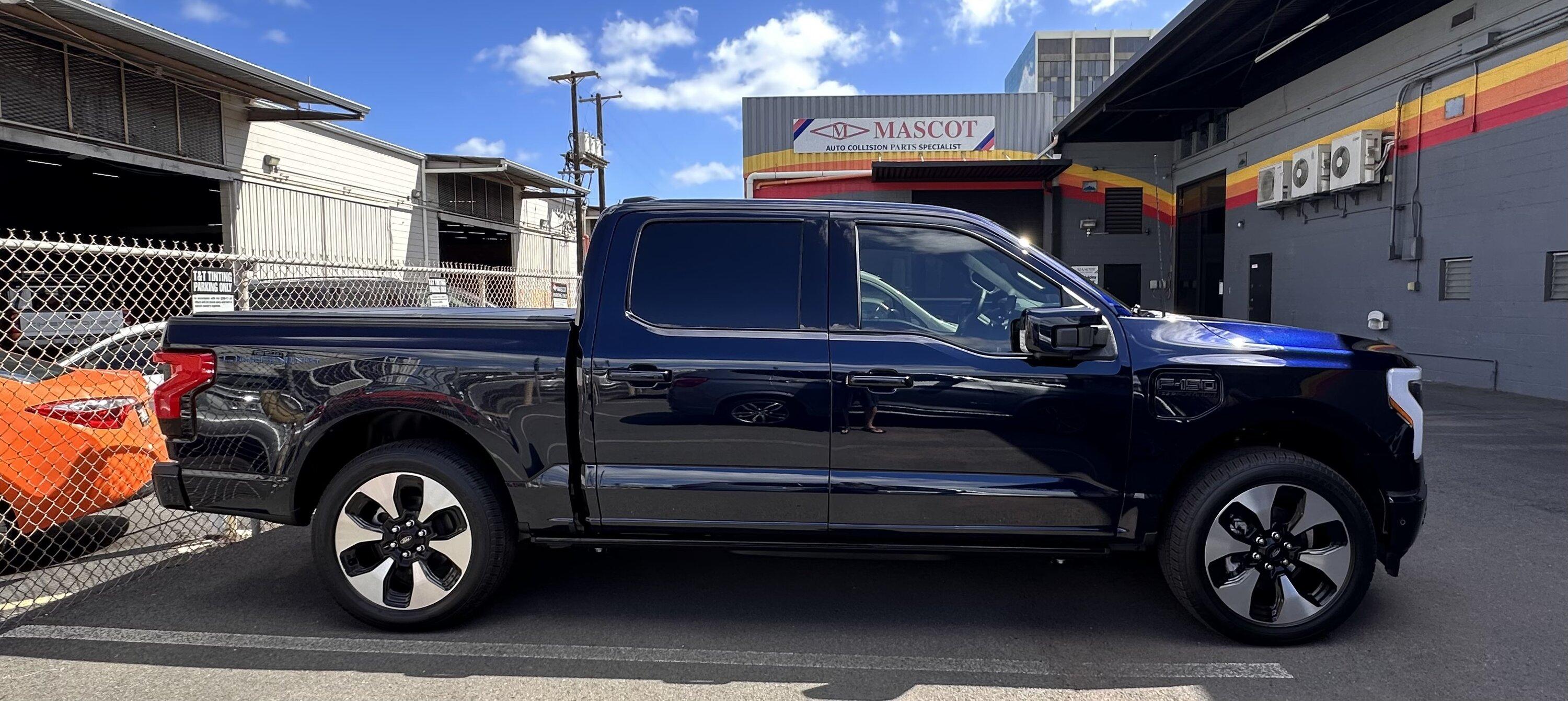 Ford F-150 Lightning 2023 Antimatter Blue Metallic Lightning (Ka uila) in Hawaii IMG_2641