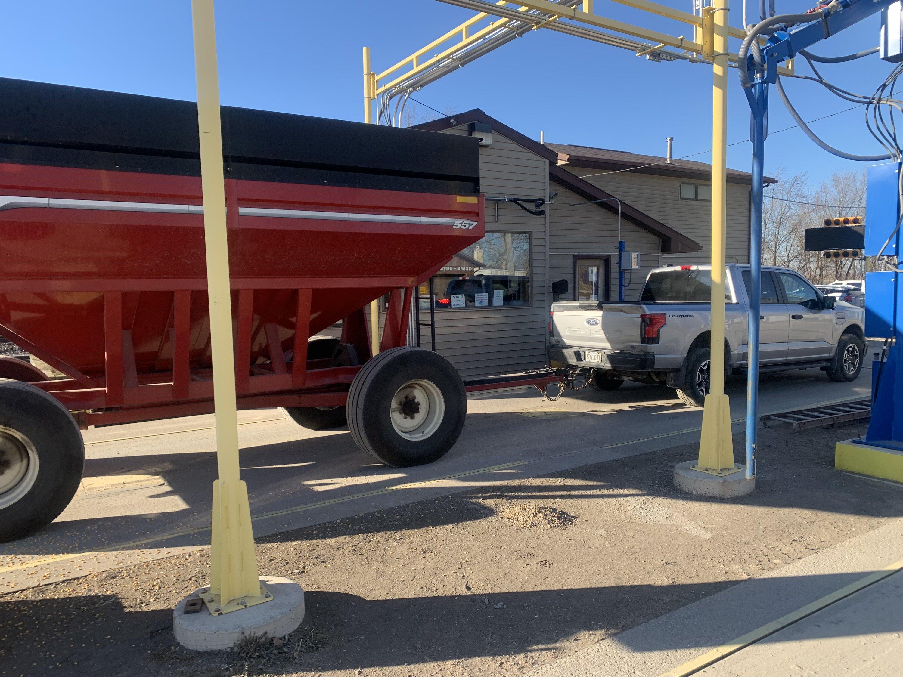 Ford F-150 Lightning Pics of Lightning Trucks Doing Truck Things. Post Yours! 📸 IMG_2643