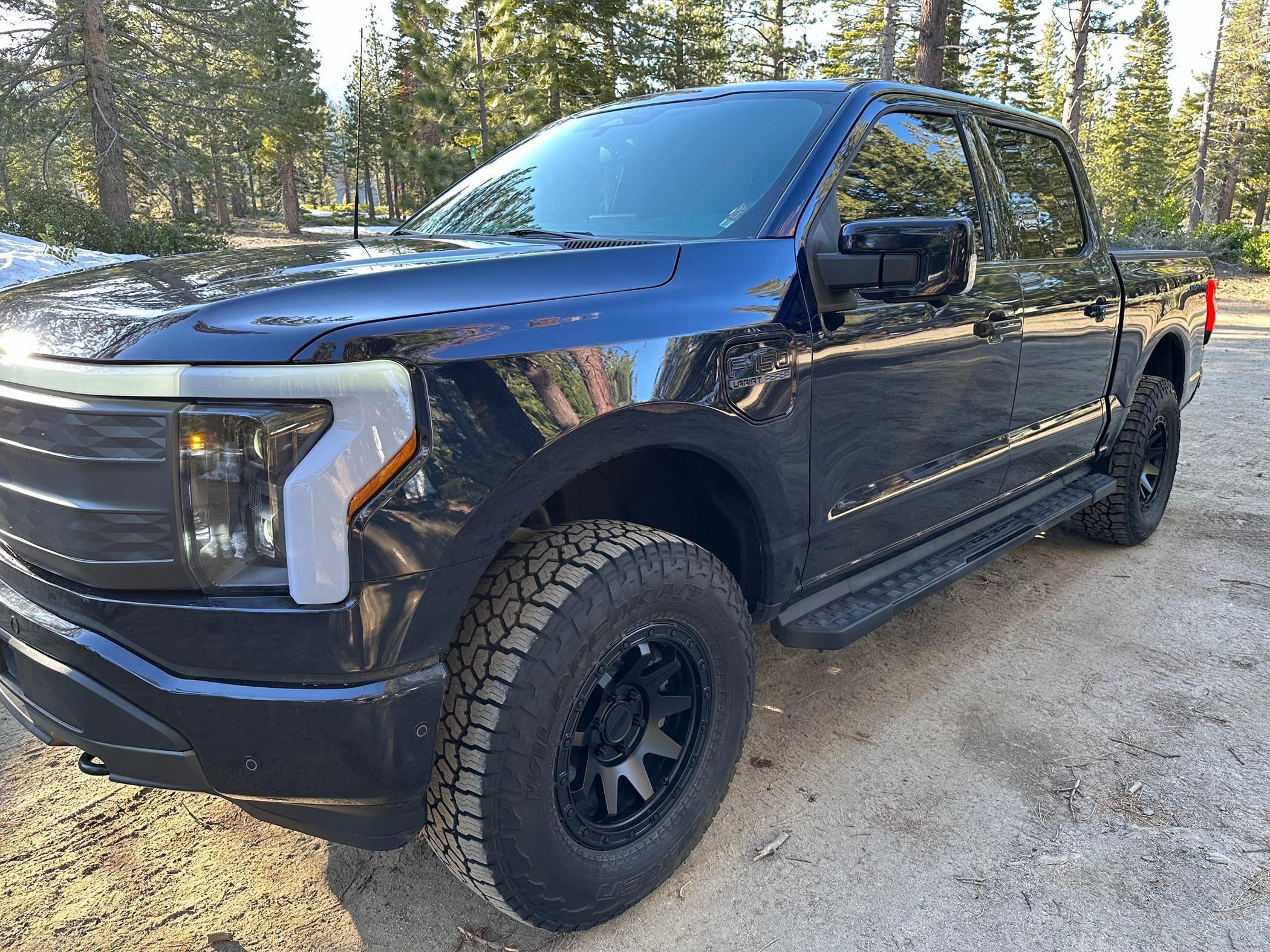 Ford F-150 Lightning 2022 Lariat ER - Antimatter Blue w/Max Tow IMG_2716