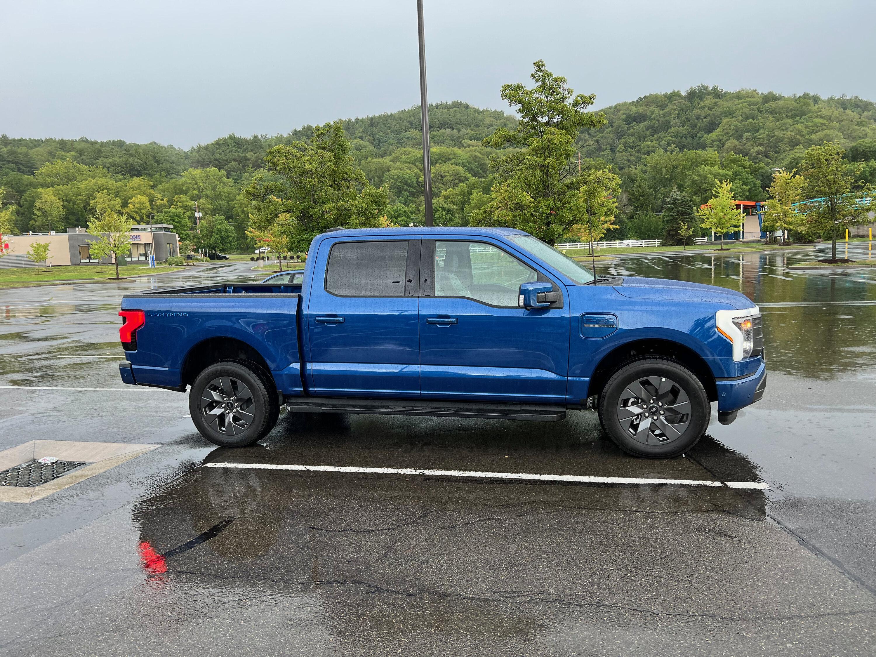 Ford F-150 Lightning ✅ 7/25 Lightning Build Week Group IMG_2763