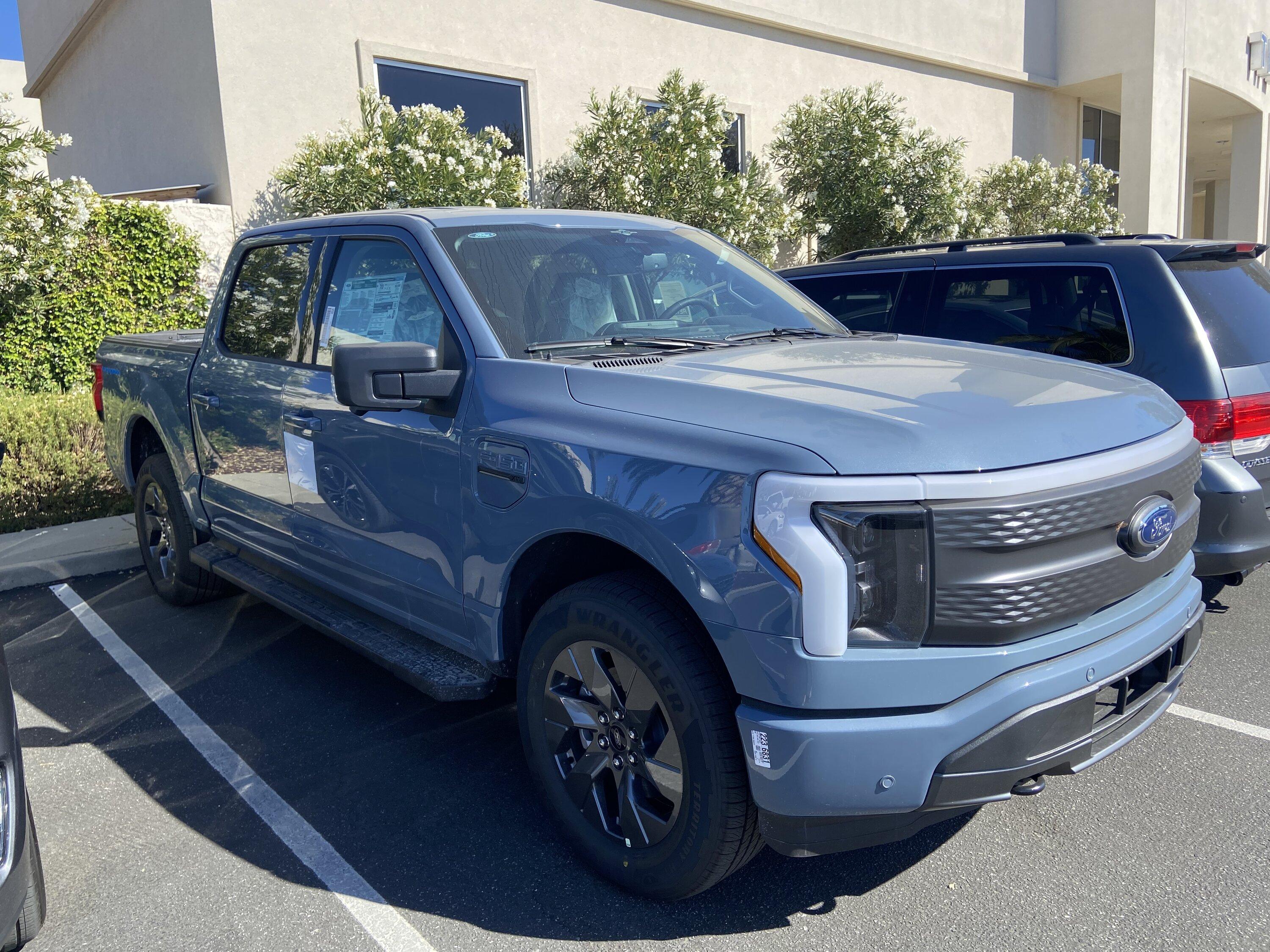 Ford F-150 Lightning ✅ 8/7/2023 Lightning Build Week Group (MY2023) IMG_2787