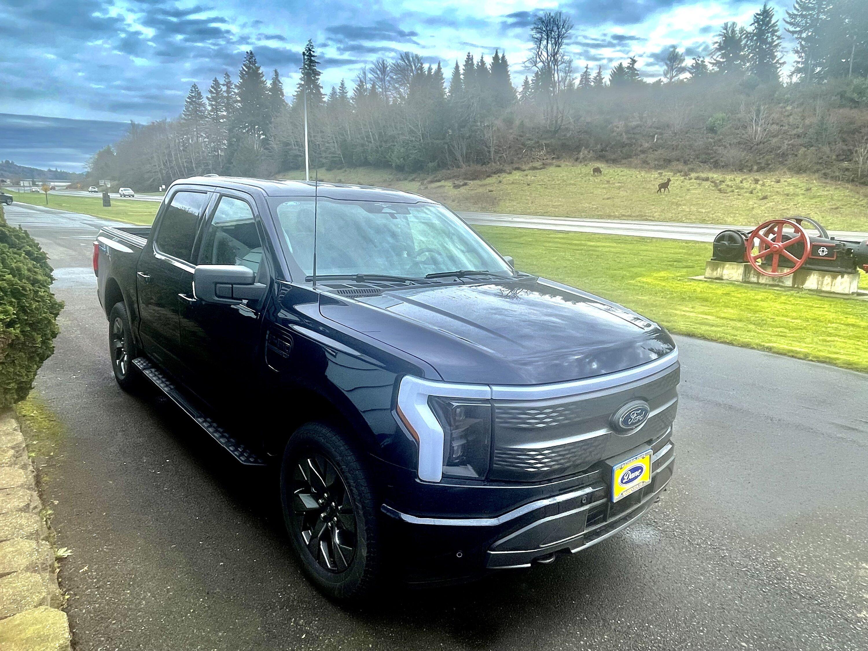 Ford F-150 Lightning Buddy swings by & shows off his new XLT IMG_2932