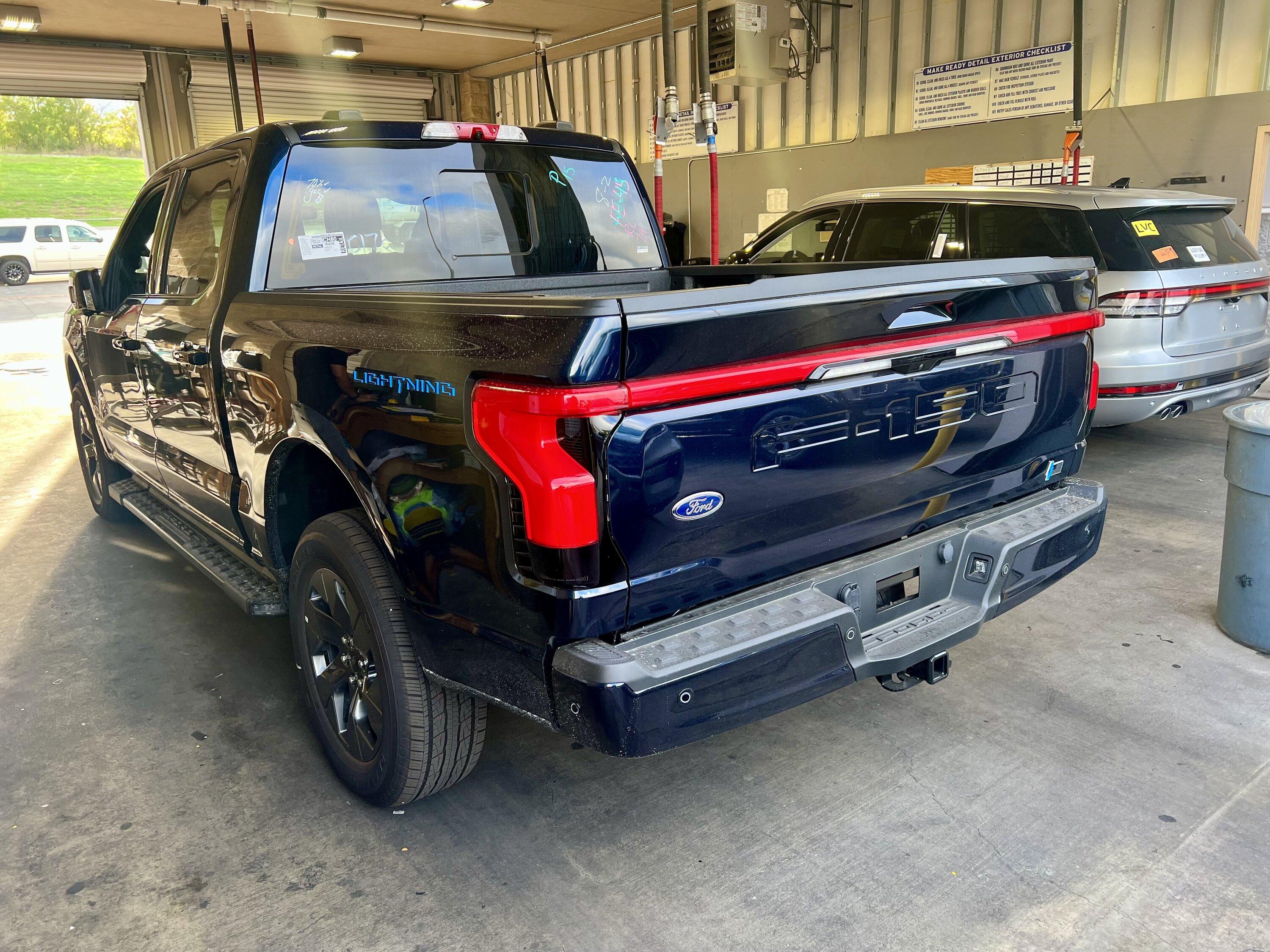 Ford F-150 Lightning ✅ 7/25 Lightning Build Week Group IMG_3345