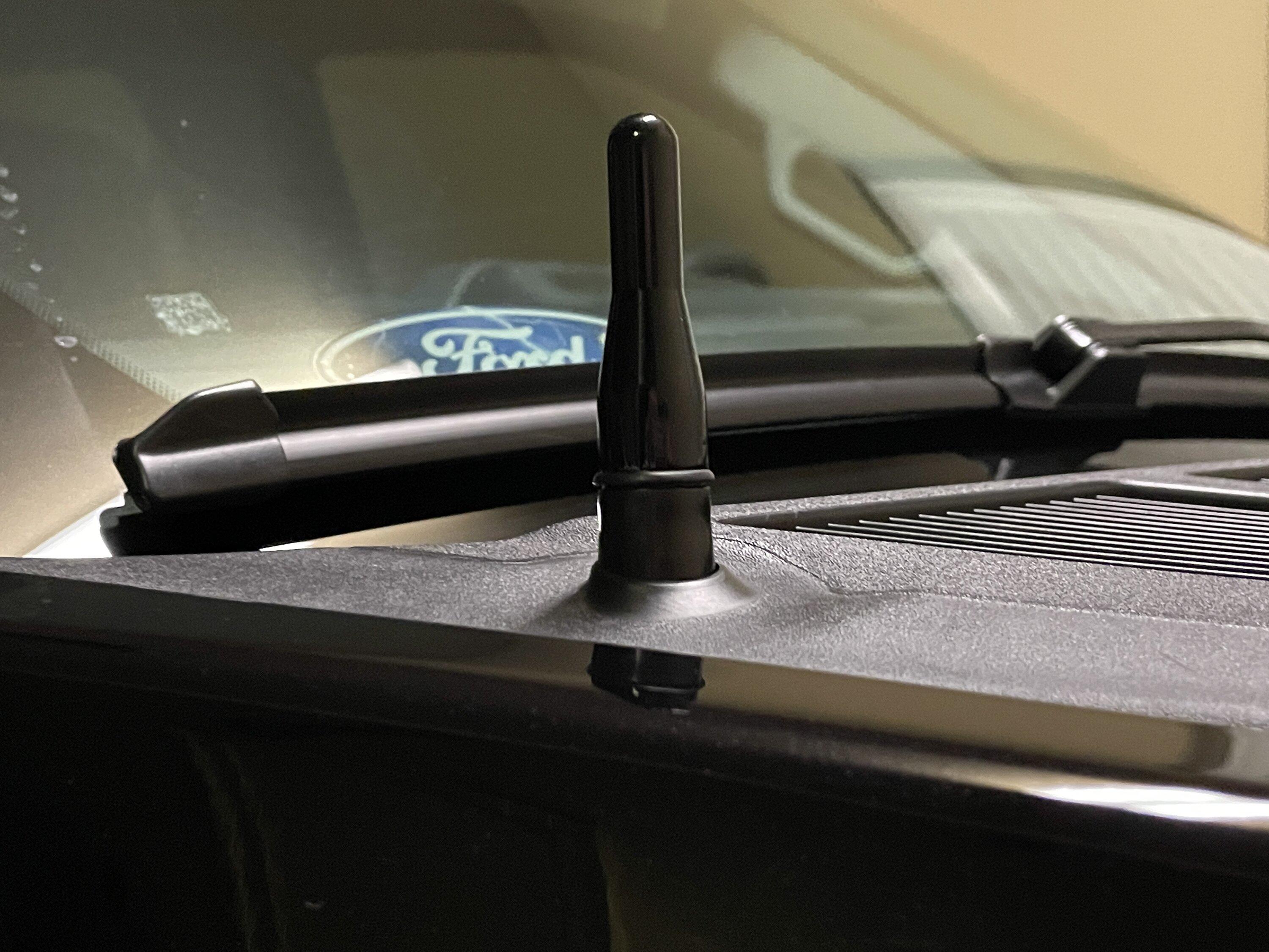 Ford F-150 Lightning Stubby Antenna Help IMG_3741.JPG